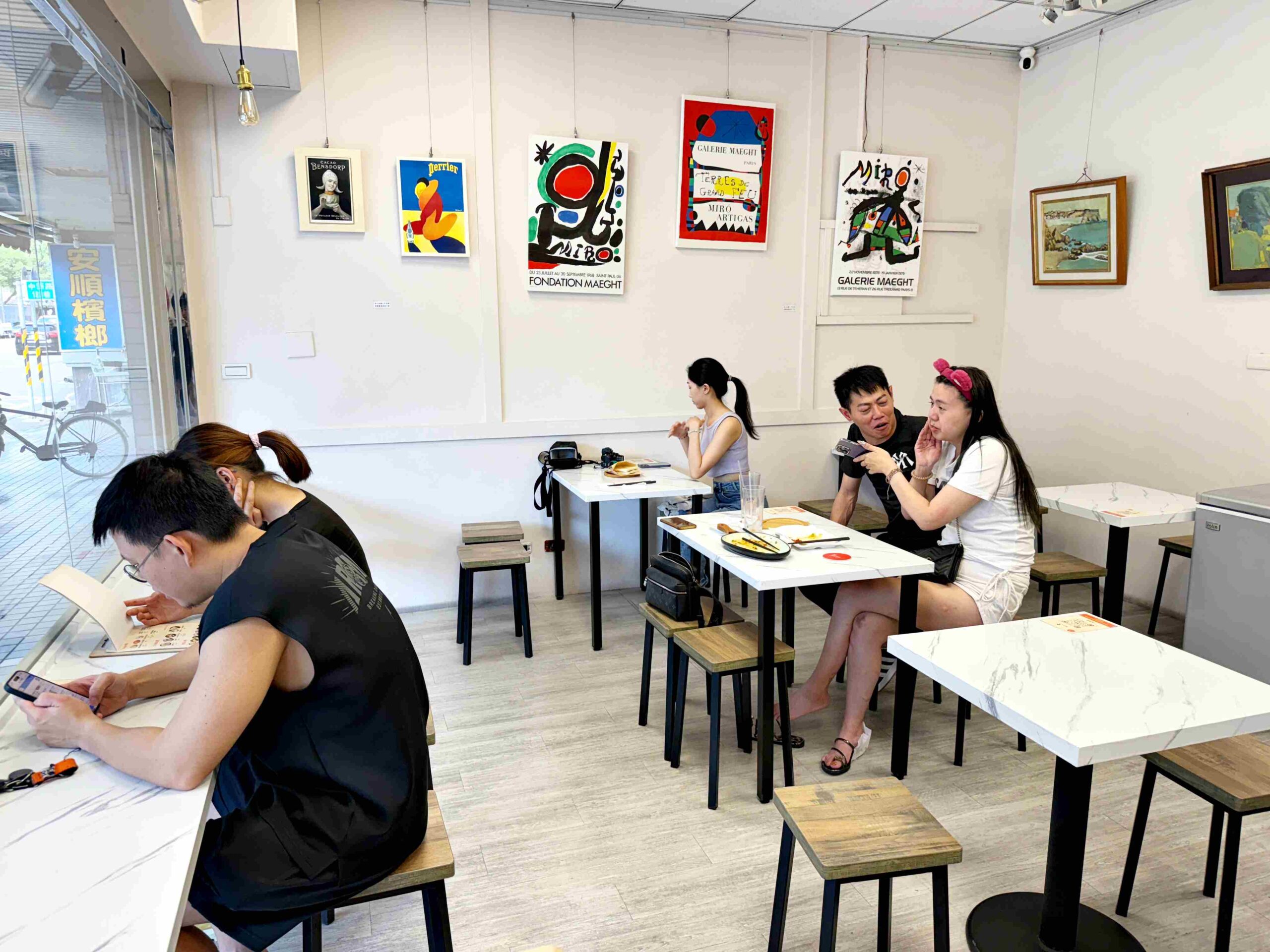 【新莊美食】新莊最舒服的早午餐店？日日麗BRUNCH超寬敞好吃又不貴(菜單) @厚片嘴角帶便當