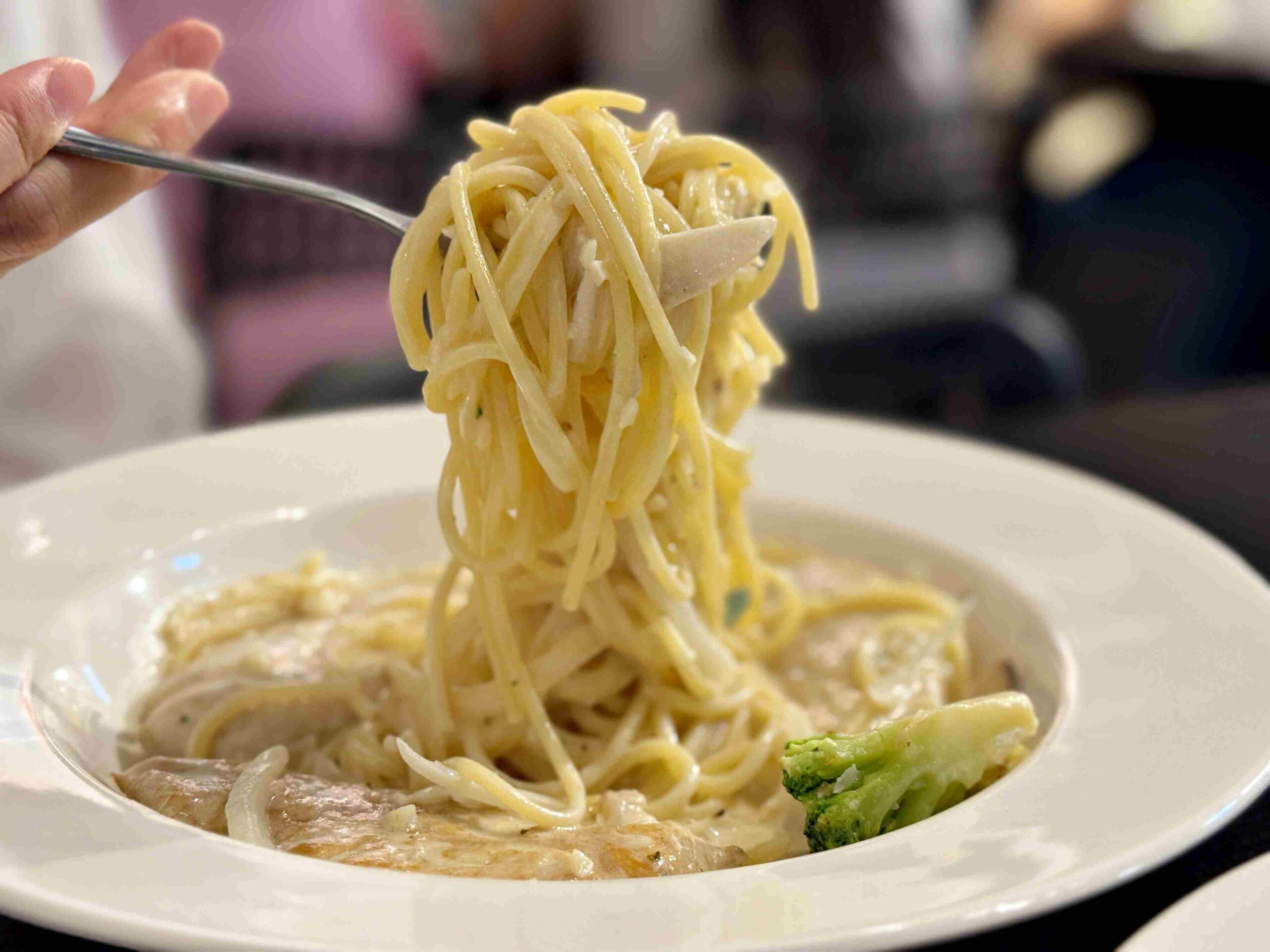 【板橋美食】擼義晚，平價也能吃到料多味美，板橋人偷藏的高分義式料理(菜單) @厚片嘴角帶便當