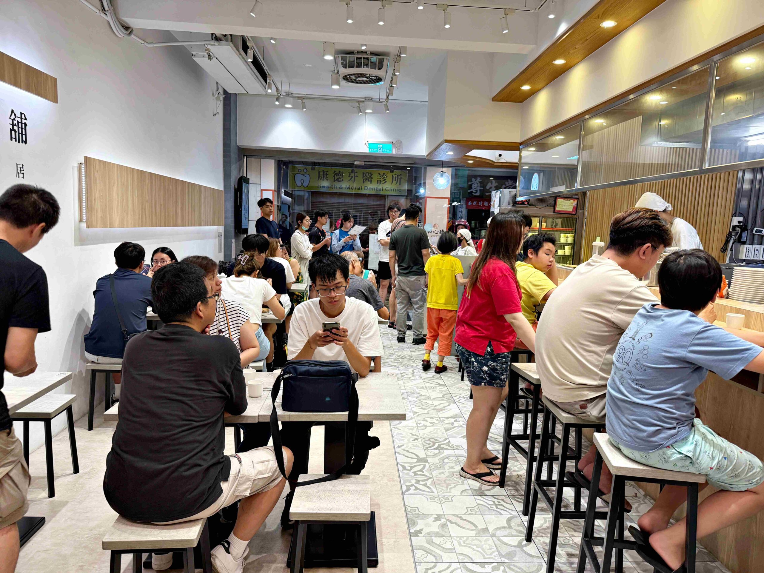 【新莊美食】軒心舖幸福抄手，在地人狂推的平價鼎泰豐就在這！(菜單) @厚片嘴角帶便當