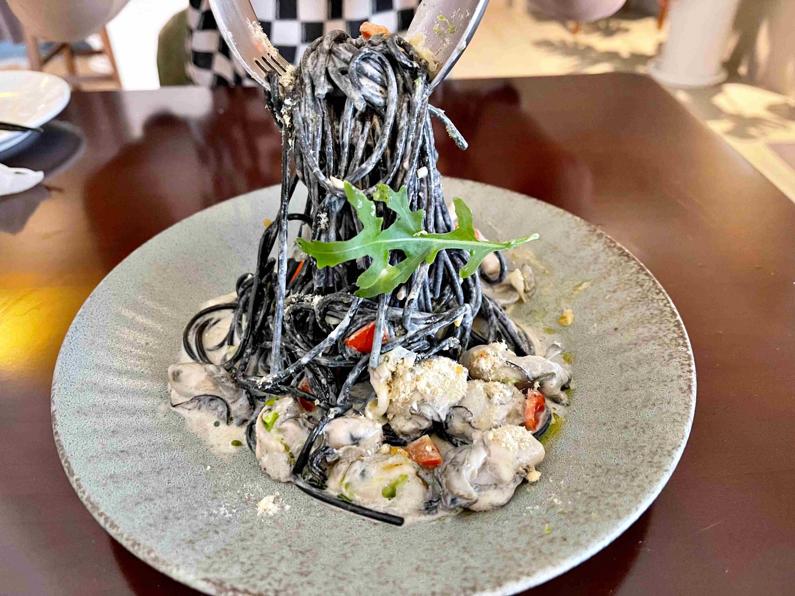 【板橋美食】萬得富爸爸肉骨茶王中王：全球十大名店進駐台灣，乾的比湯的更猛(菜單) @厚片嘴角帶便當