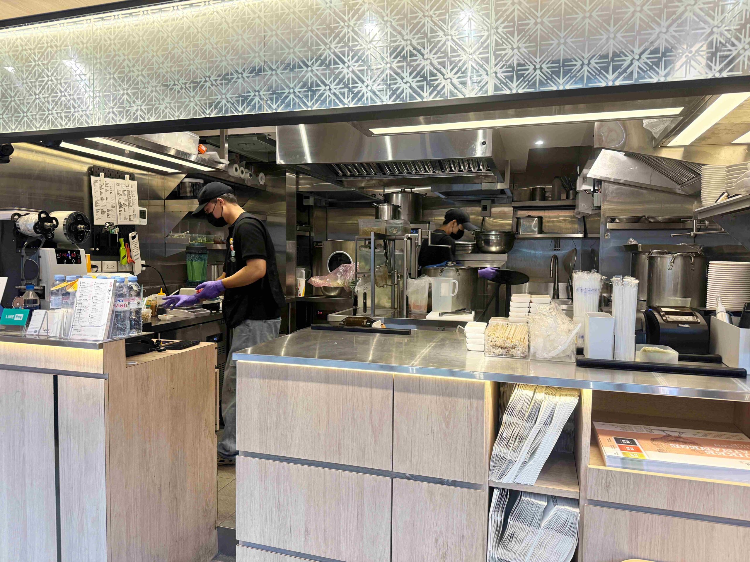 【信義區美食推薦】瑞記海南雞飯，林宥嘉私藏愛店＋Joeman吃過推薦，爆紅新熱點(菜單)(寵物友善) @厚片嘴角帶便當