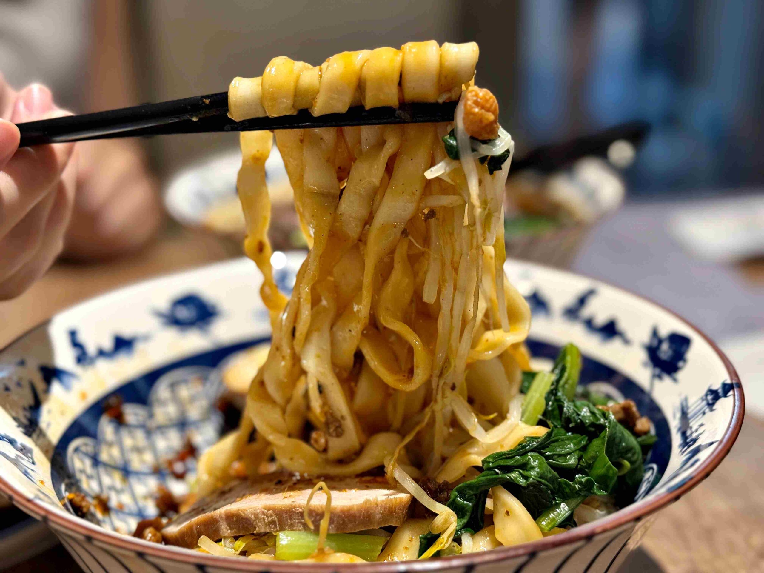【台北車站美食】老台客食麵，隱藏版人氣麵店，椒麻拌麵＋紅燒牛肉湯太犯規！(菜單) @厚片嘴角帶便當
