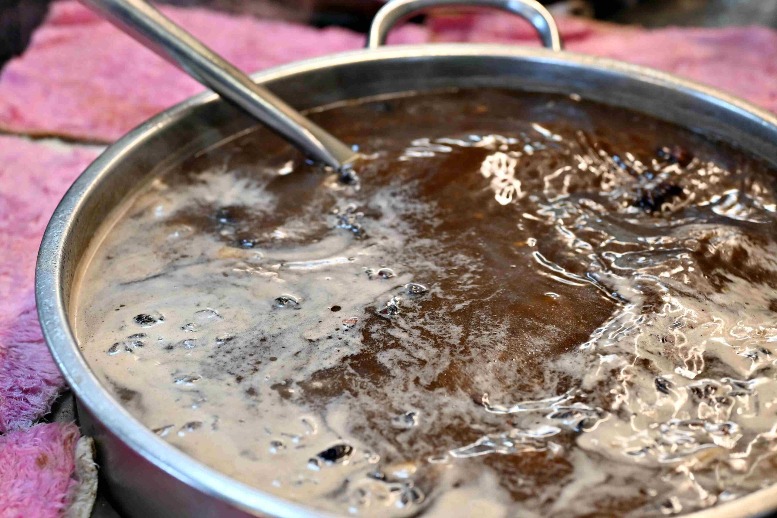 【板橋美食】萬得富爸爸肉骨茶王中王：全球十大名店進駐台灣，乾的比湯的更猛(菜單) @厚片嘴角帶便當