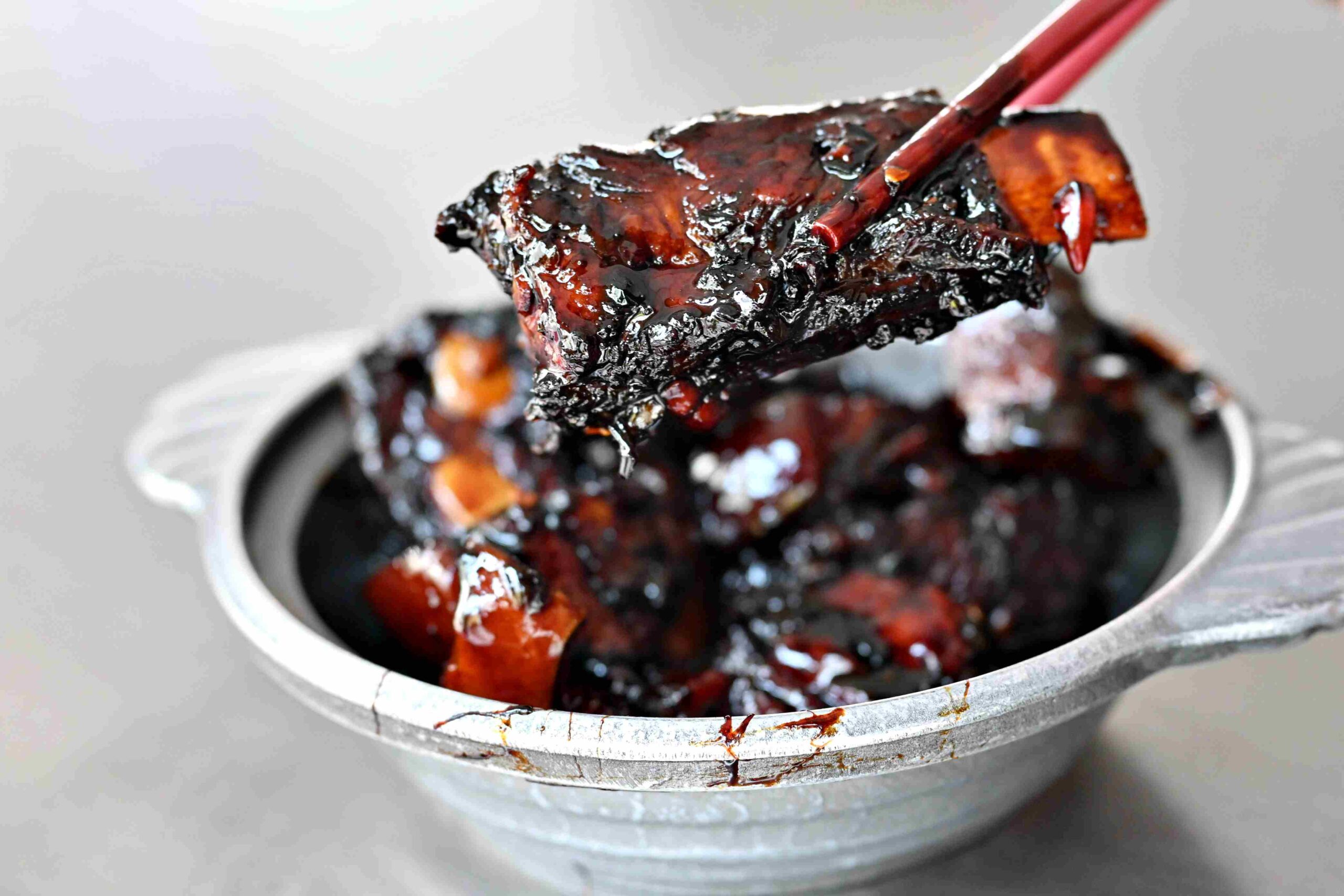 【板橋美食】萬得富爸爸肉骨茶王中王：全球十大名店進駐台灣，乾的比湯的更猛(菜單) @厚片嘴角帶便當