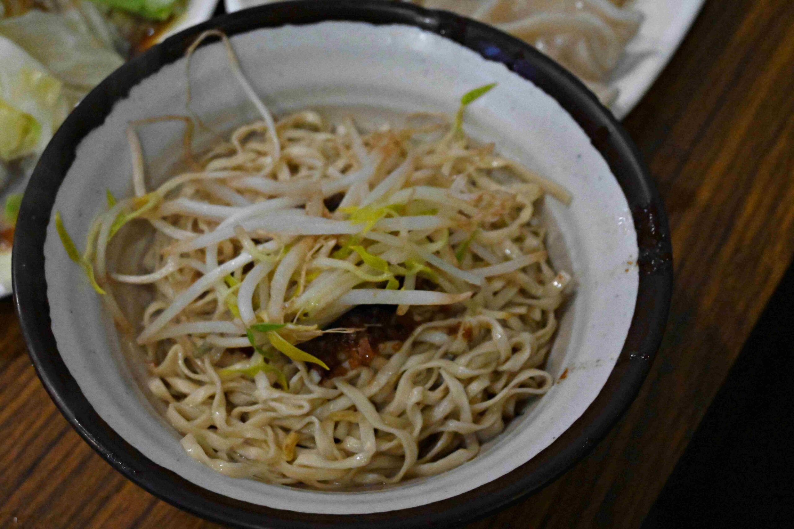排隊也要吃的台南意麵水餃！西門站附近宵夜超人氣老味道 @厚片嘴角帶便當