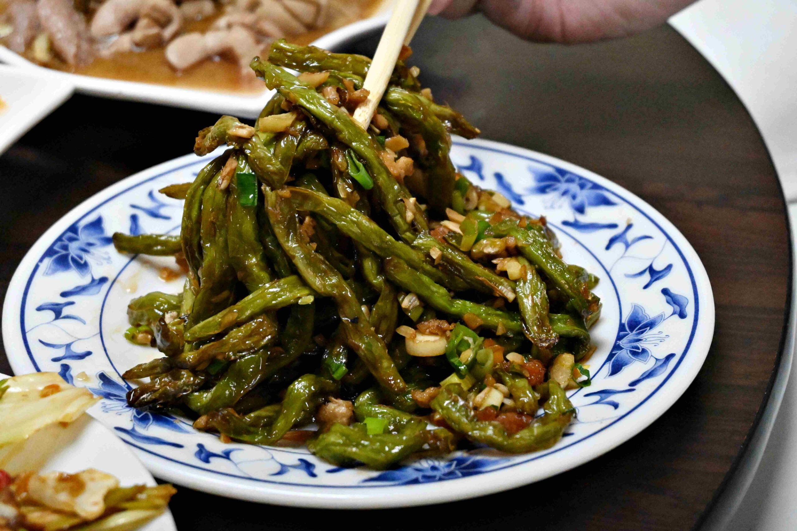 【西門平價美食】我家川菜，五菜一湯不到$200！便宜又好吃就是王道(菜單) @厚片嘴角帶便當