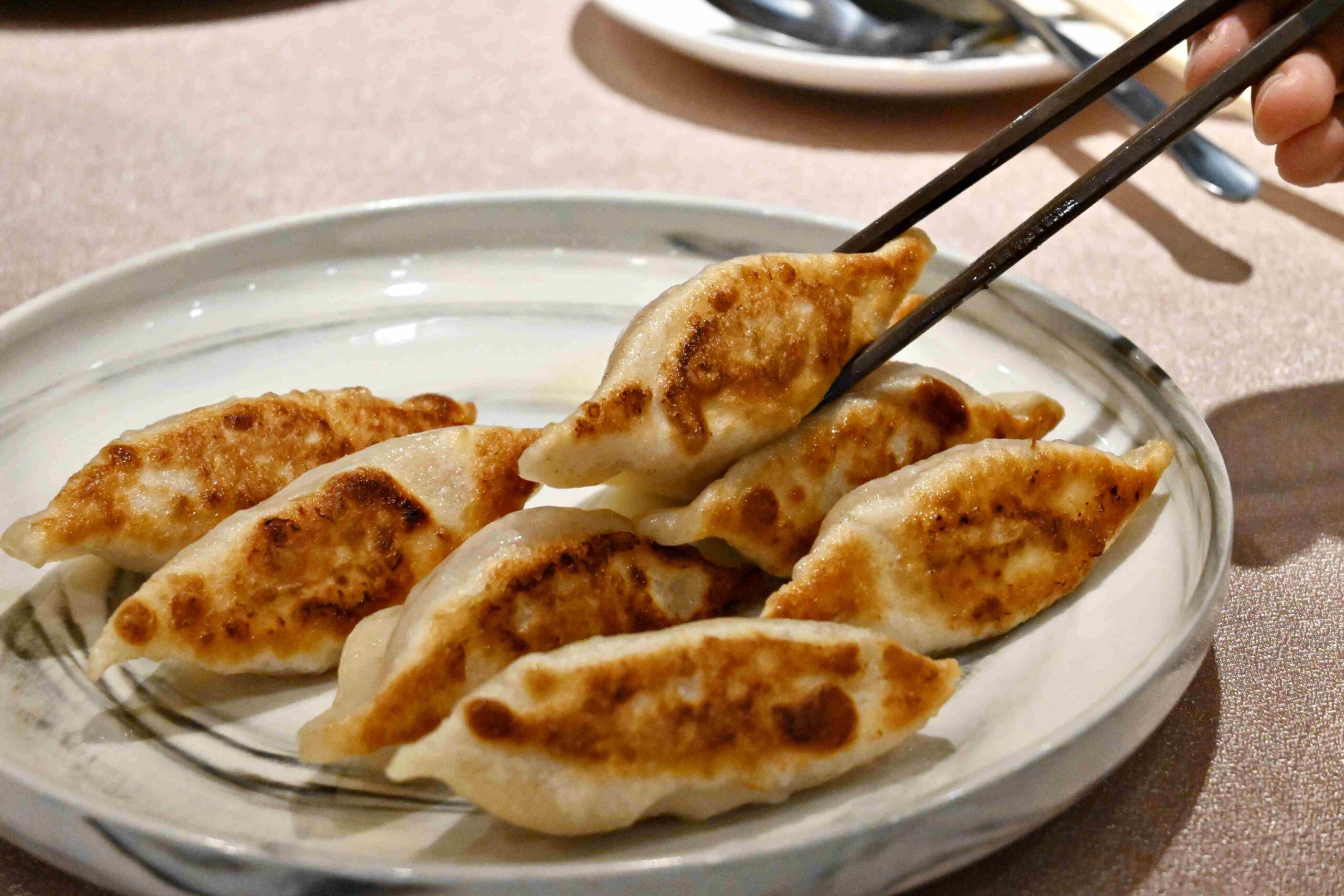 【松江南京美食】逸香樓：經典北平烤鴨、酸菜白肉鍋大滿足 @厚片嘴角帶便當
