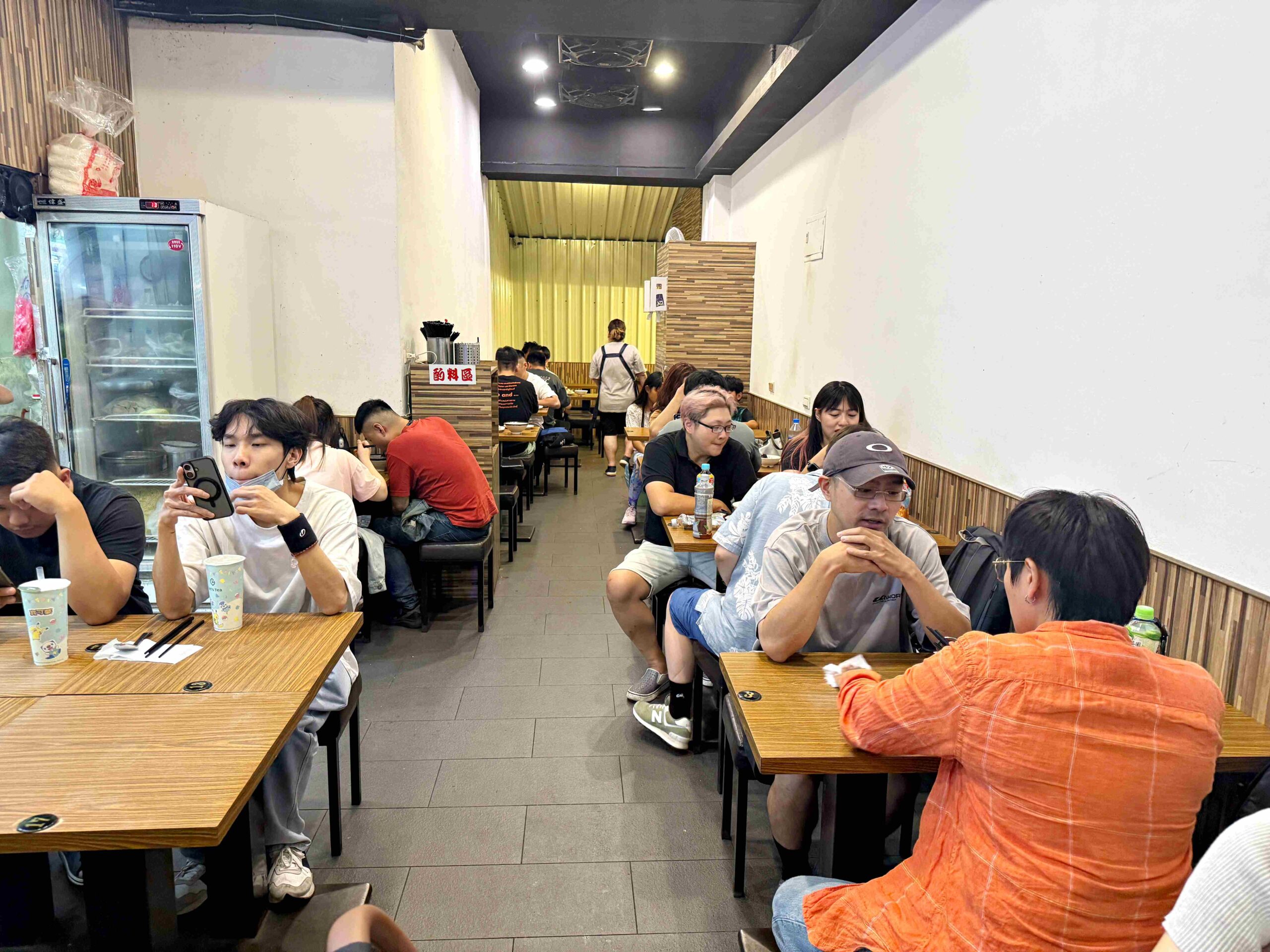 排隊也要吃的台南意麵水餃！西門站附近宵夜超人氣老味道 @厚片嘴角帶便當