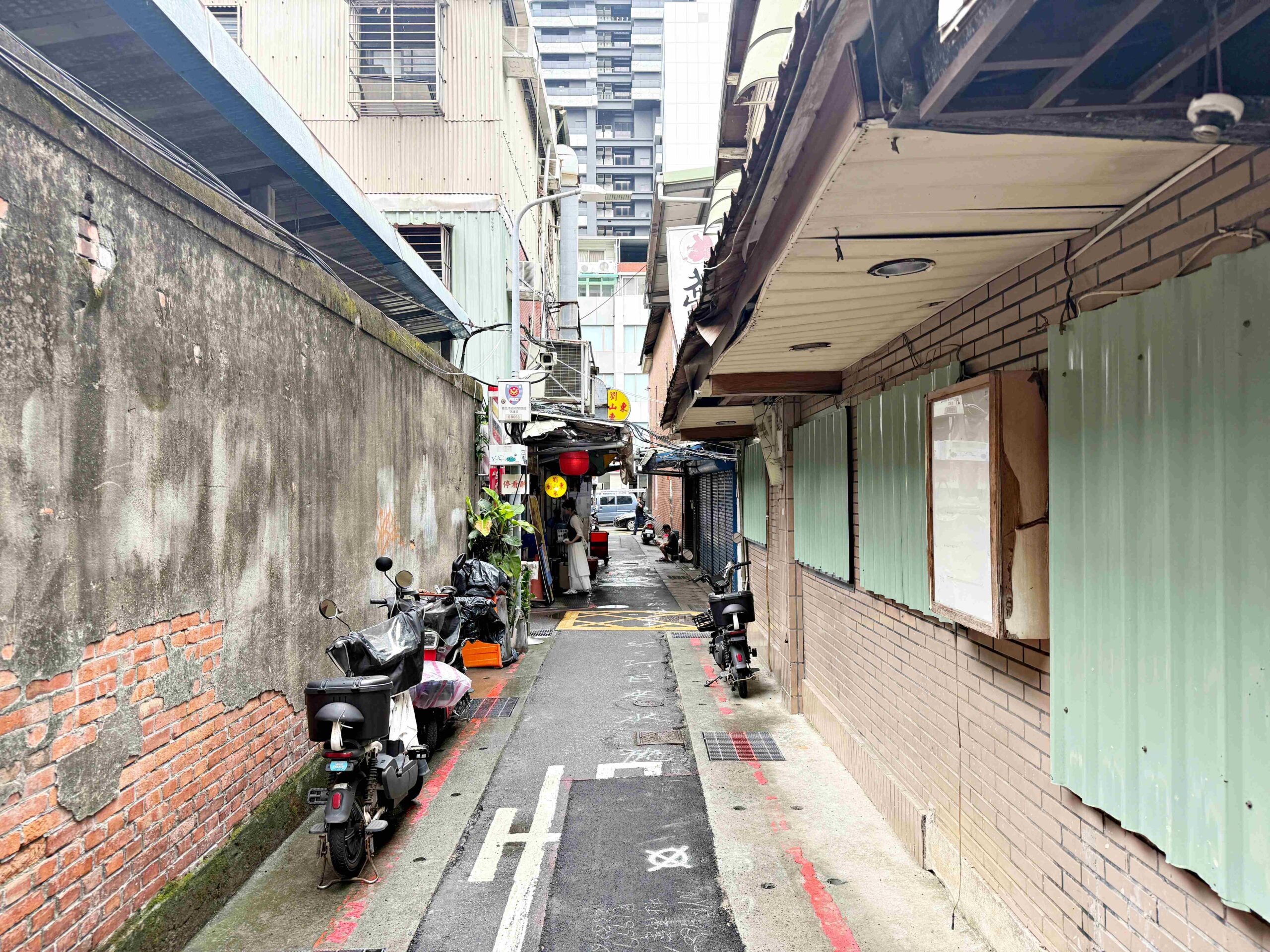 米其林推過的劉山東小吃店，在台北車站藏這麼深？ @厚片嘴角帶便當