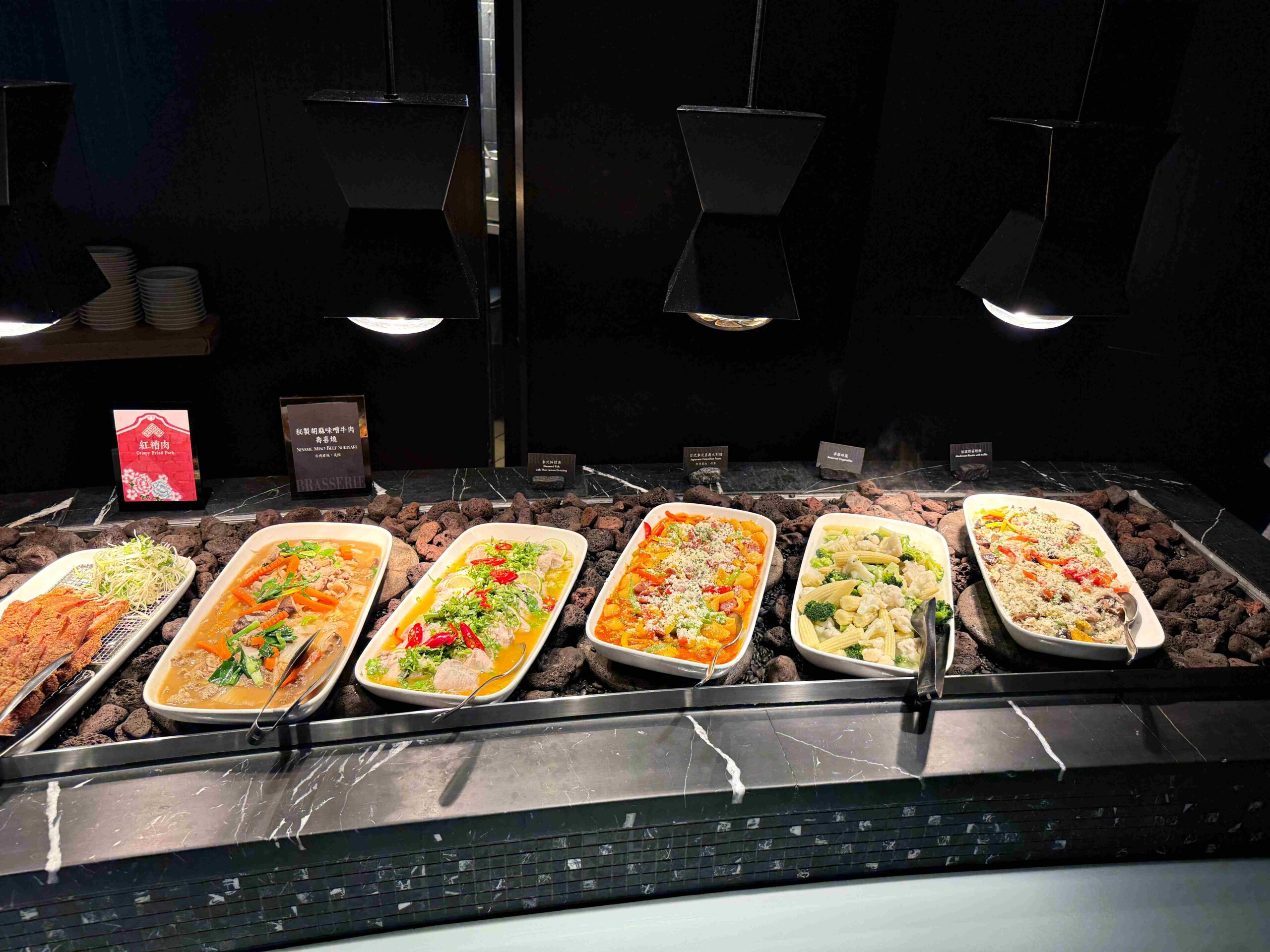 【中山吃到飽推薦】晶華酒店栢麗廳最新客家主題太驚喜，熱食區真的每樣都好吃！ @厚片嘴角帶便當