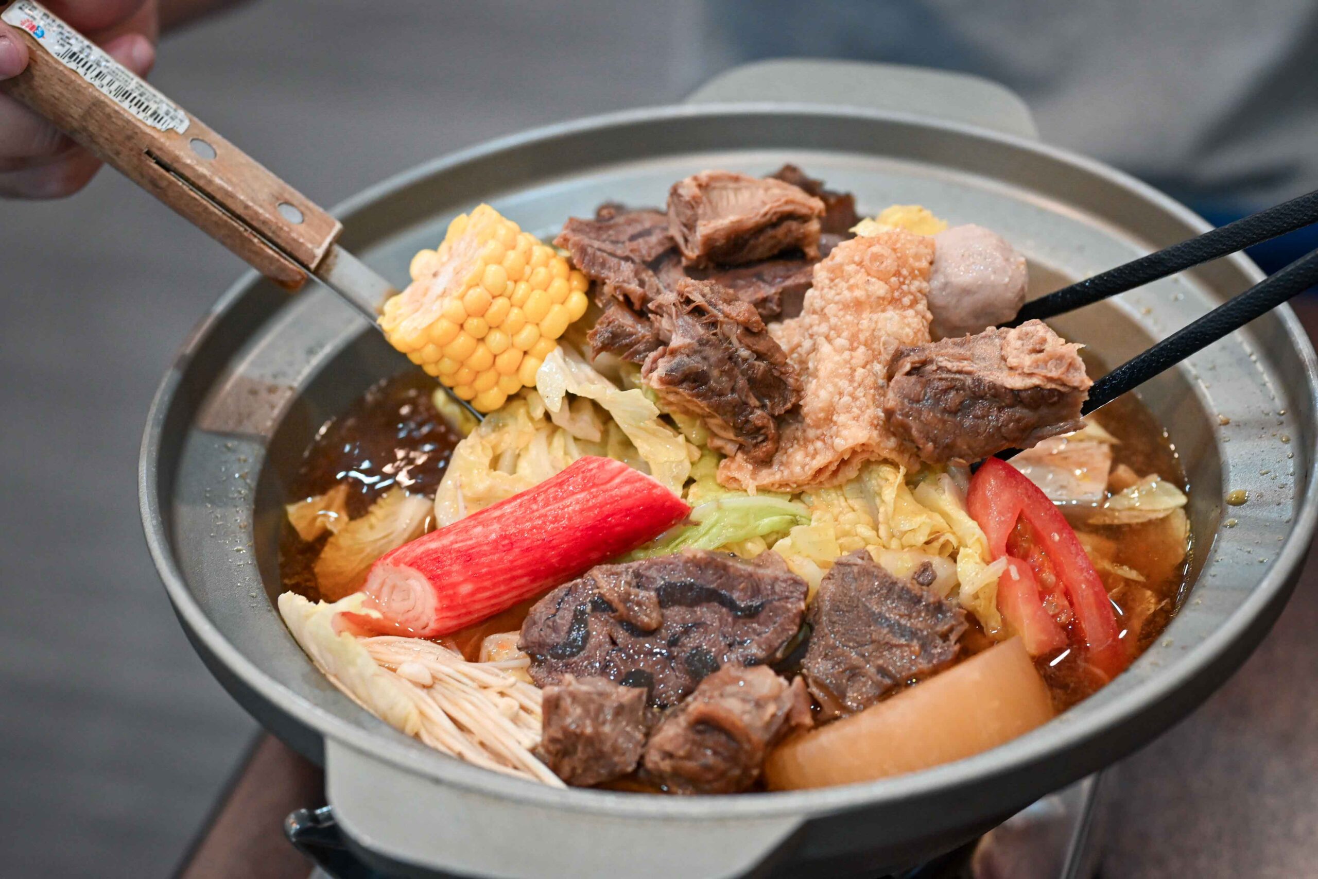 【台中南屯美食】誠大牛肉店，隱藏版牛肉鍋名單，酸菜、熱炒、炒飯都超強！(菜單) @厚片嘴角帶便當