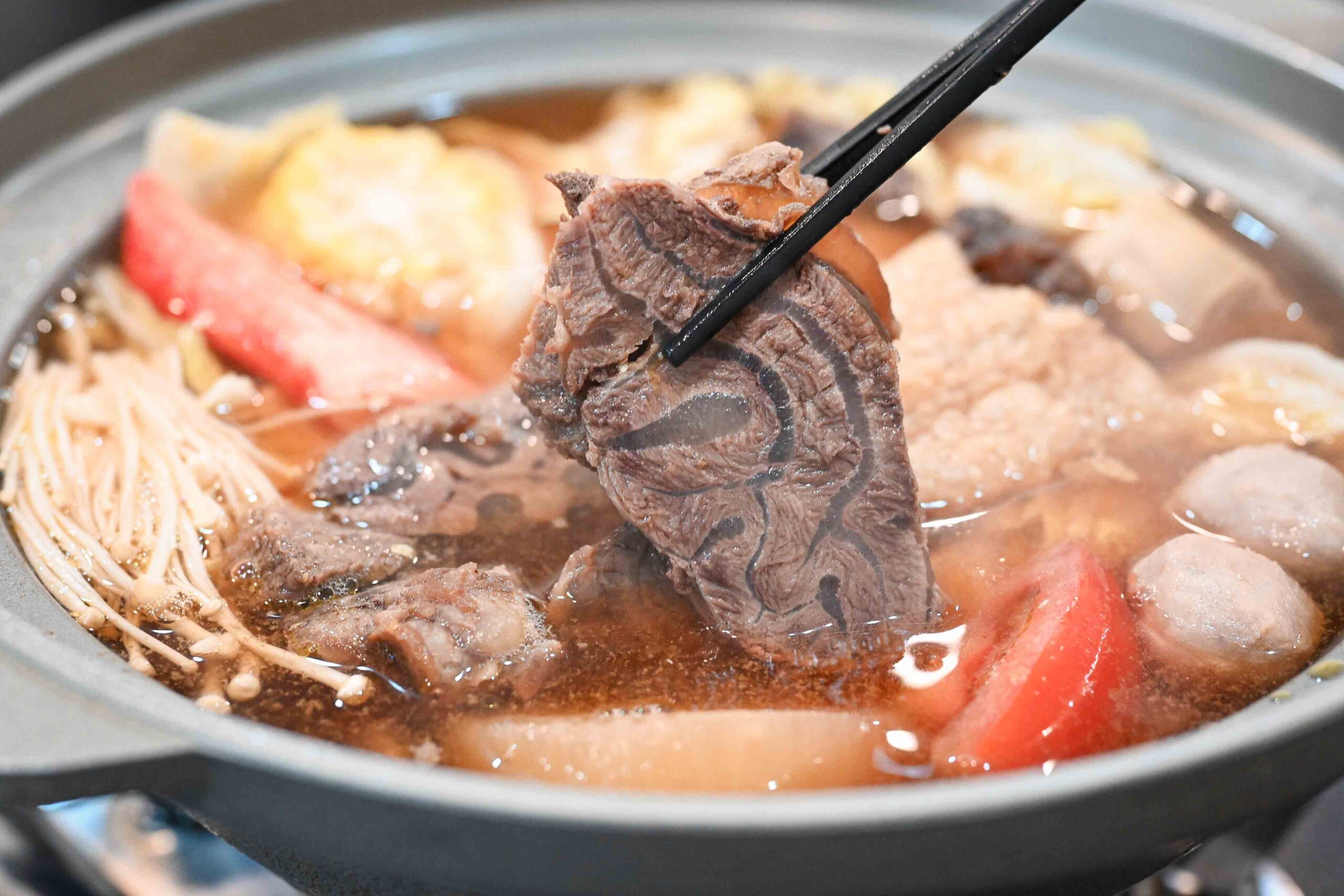 【台中南屯美食】誠大牛肉店，隱藏版牛肉鍋名單，酸菜、熱炒、炒飯都超強！(菜單) @厚片嘴角帶便當