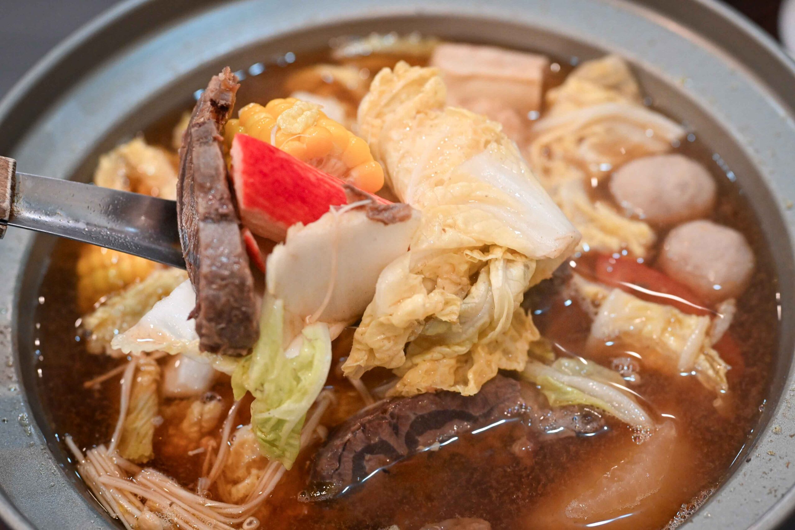 【台中南屯美食】誠大牛肉店，隱藏版牛肉鍋名單，酸菜、熱炒、炒飯都超強！(菜單) @厚片嘴角帶便當