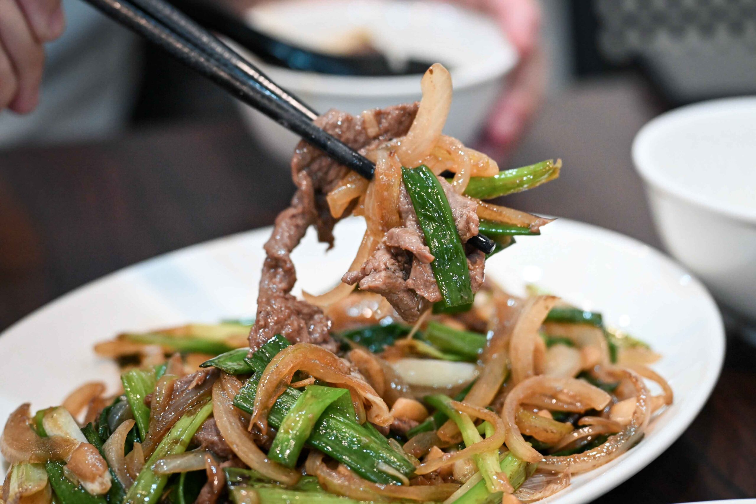 【台中南屯美食】誠大牛肉店，隱藏版牛肉鍋名單，酸菜、熱炒、炒飯都超強！(菜單) @厚片嘴角帶便當