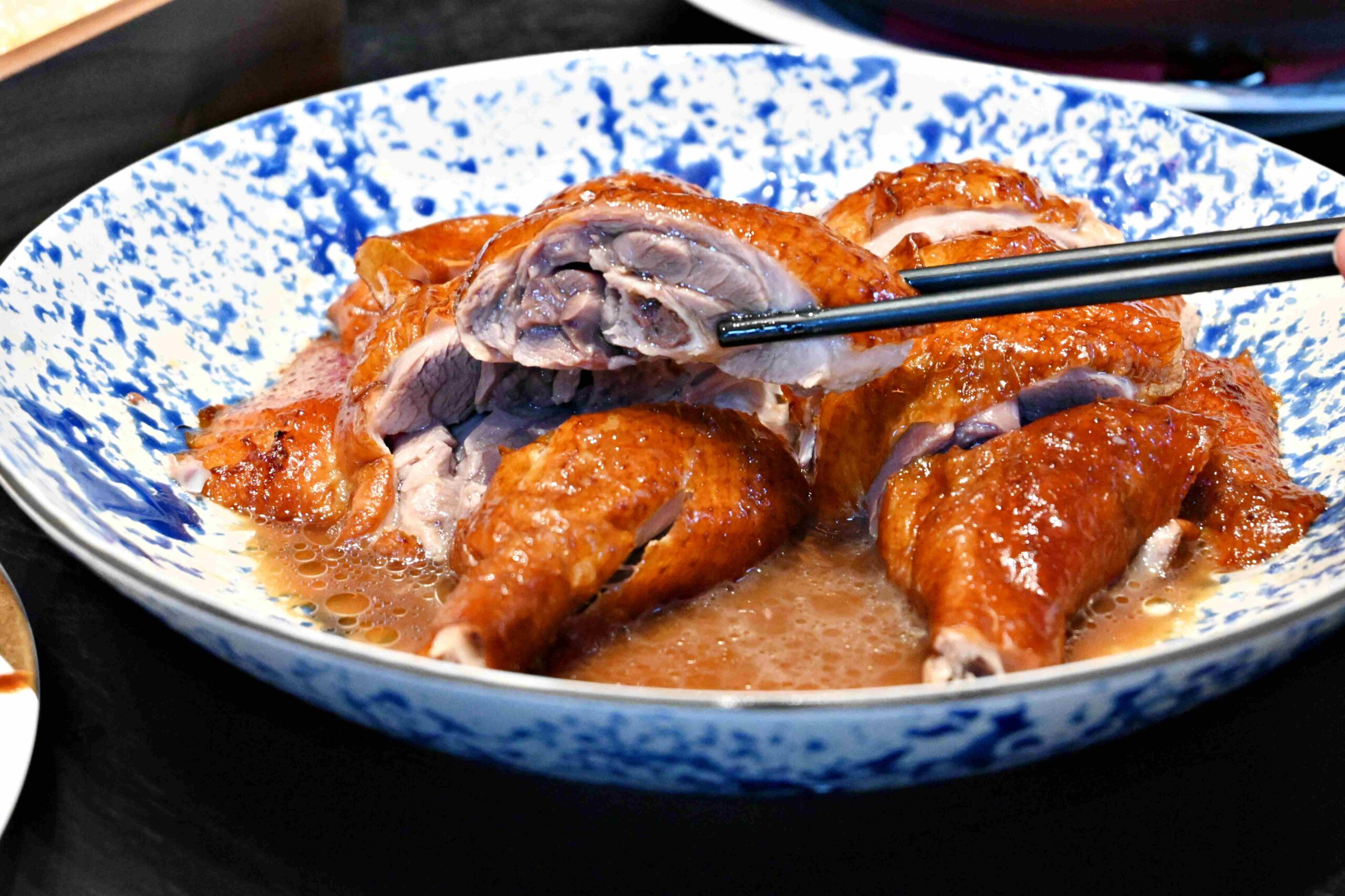 【華山美食推薦】屾淼苑：藏在善導寺站的超美中式餐酒館(附菜單) @厚片嘴角帶便當