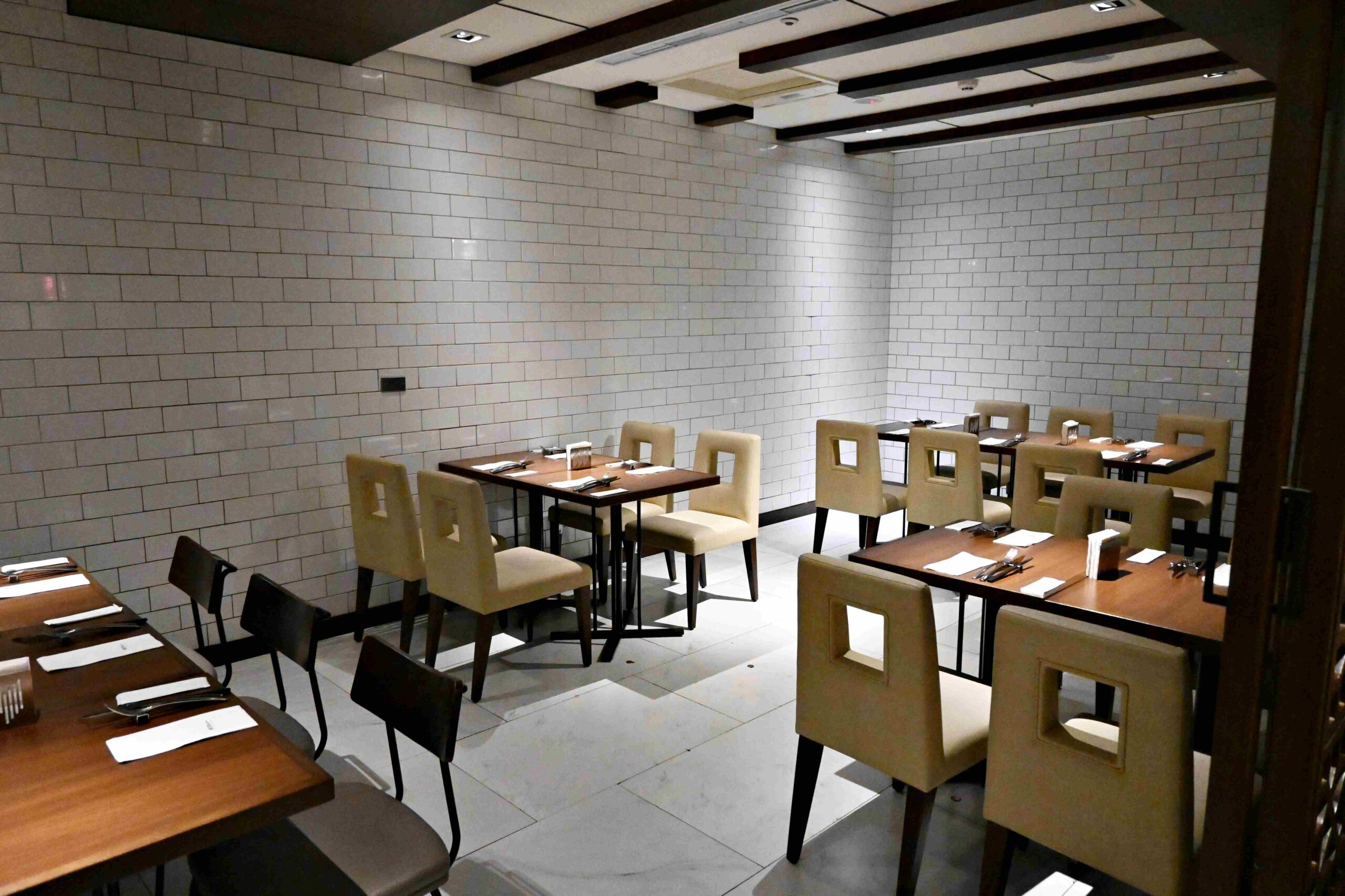 【南京復興站美食】Brilliant 鉑麗安自助餐廳｜F1牛肉、海鮮、甜點一次滿足 @厚片嘴角帶便當