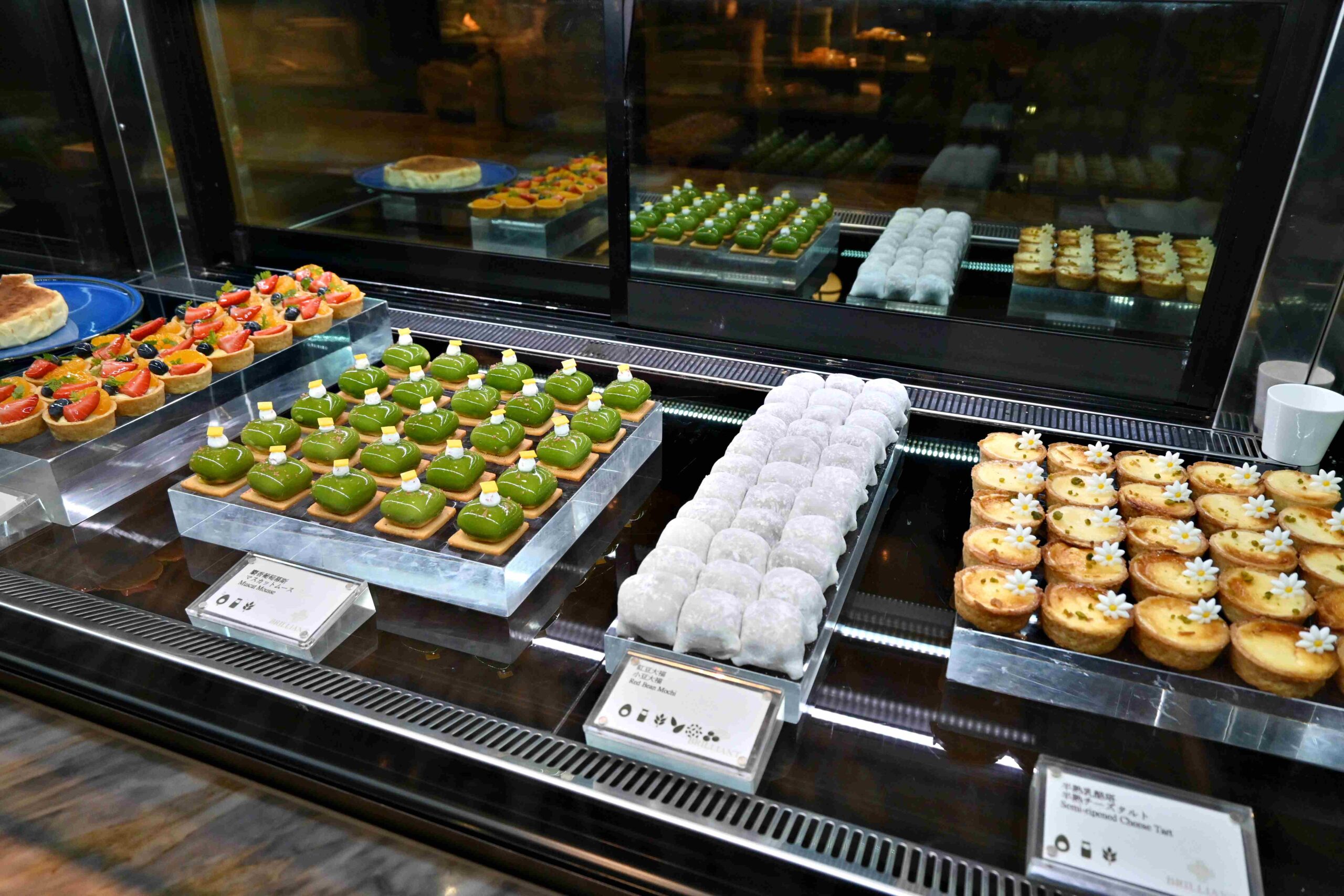 【南京復興站美食】Brilliant 鉑麗安自助餐廳｜F1牛肉、海鮮、甜點一次滿足 @厚片嘴角帶便當