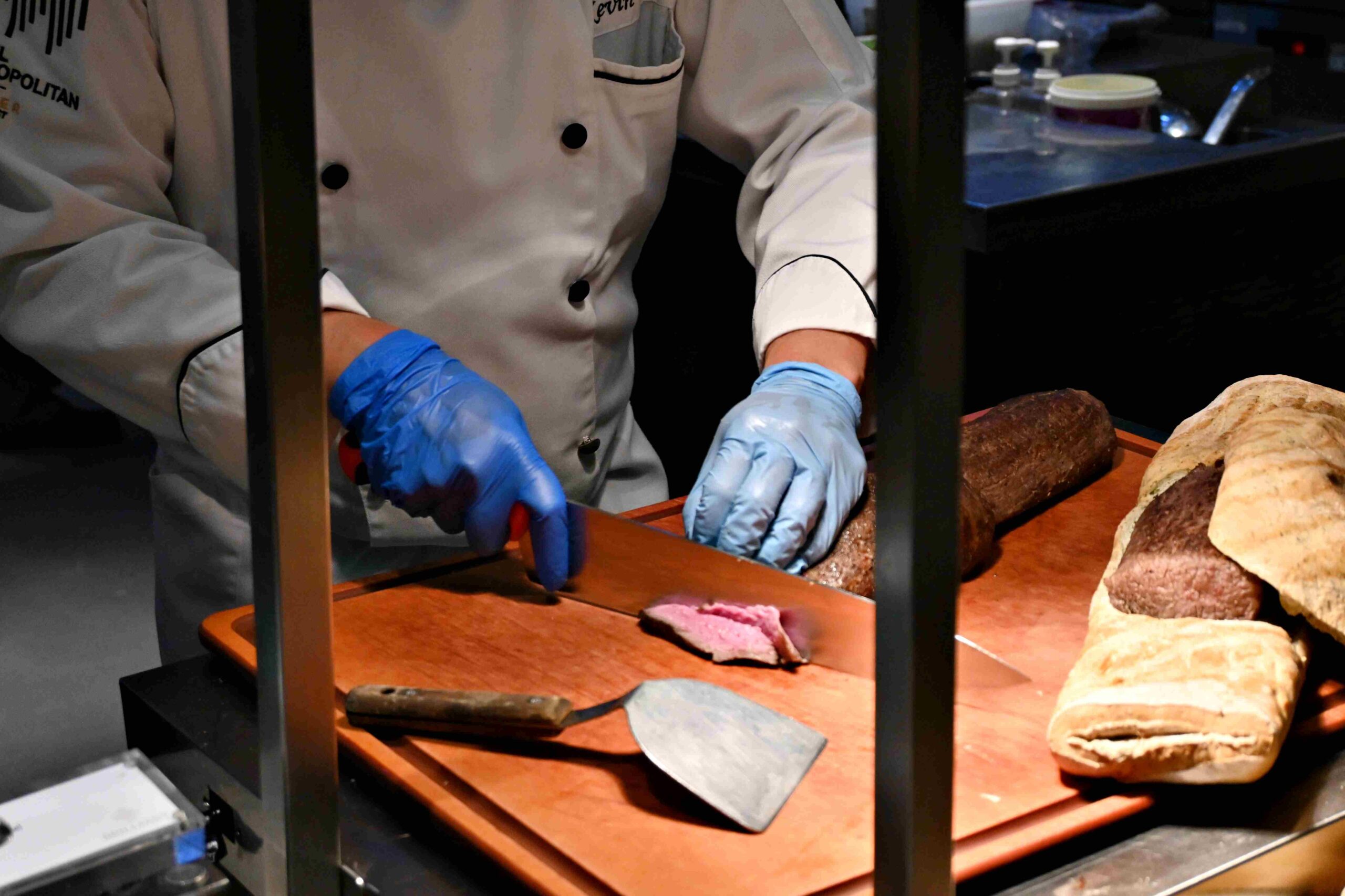 【南京復興站美食】Brilliant 鉑麗安自助餐廳｜F1牛肉、海鮮、甜點一次滿足 @厚片嘴角帶便當