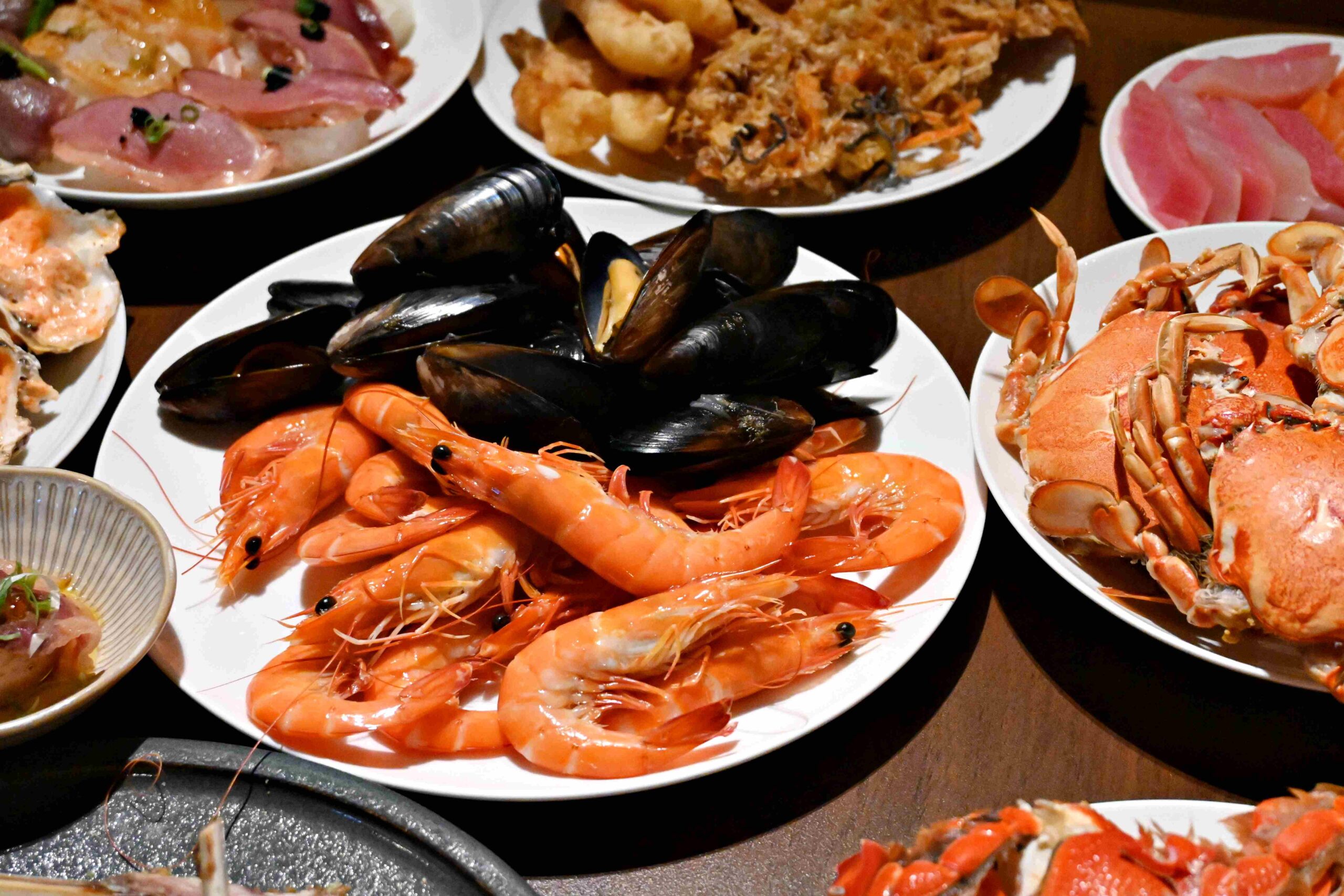 【南京復興站美食】Brilliant 鉑麗安自助餐廳｜F1牛肉、海鮮、甜點一次滿足 @厚片嘴角帶便當