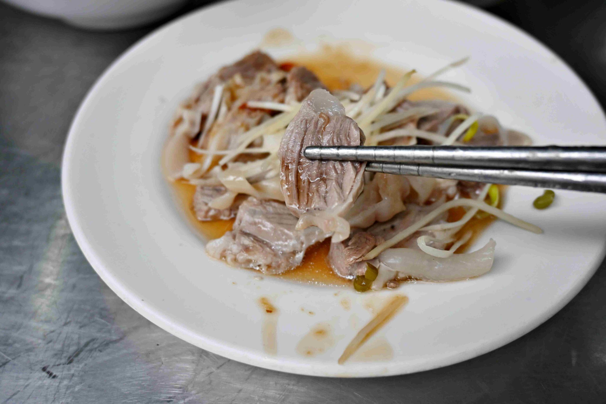 【新莊美食】電影拍攝地的《中義街乾麵》，一早就排隊的在地傳奇(菜單) @厚片嘴角帶便當