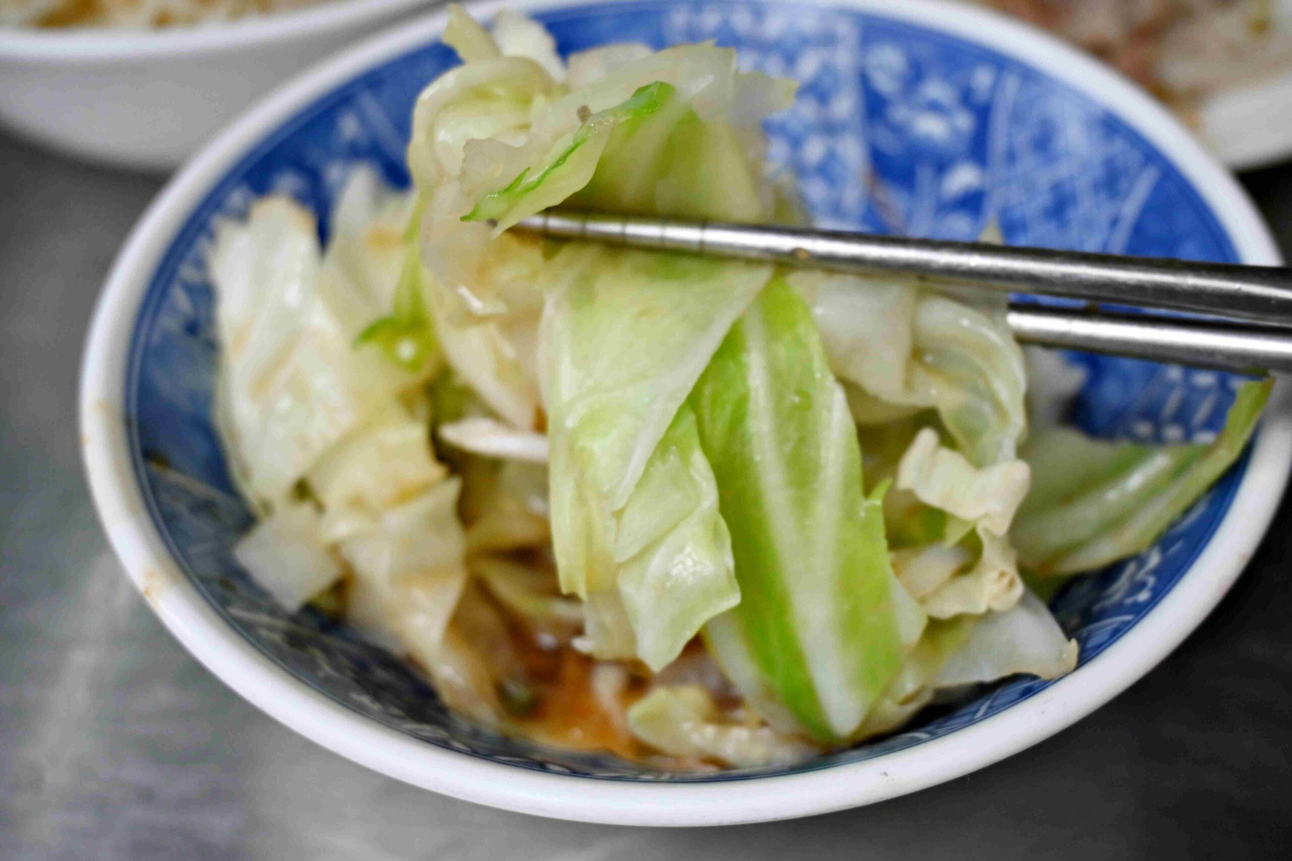 【新莊美食】電影拍攝地的《中義街乾麵》，一早就排隊的在地傳奇(菜單) @厚片嘴角帶便當