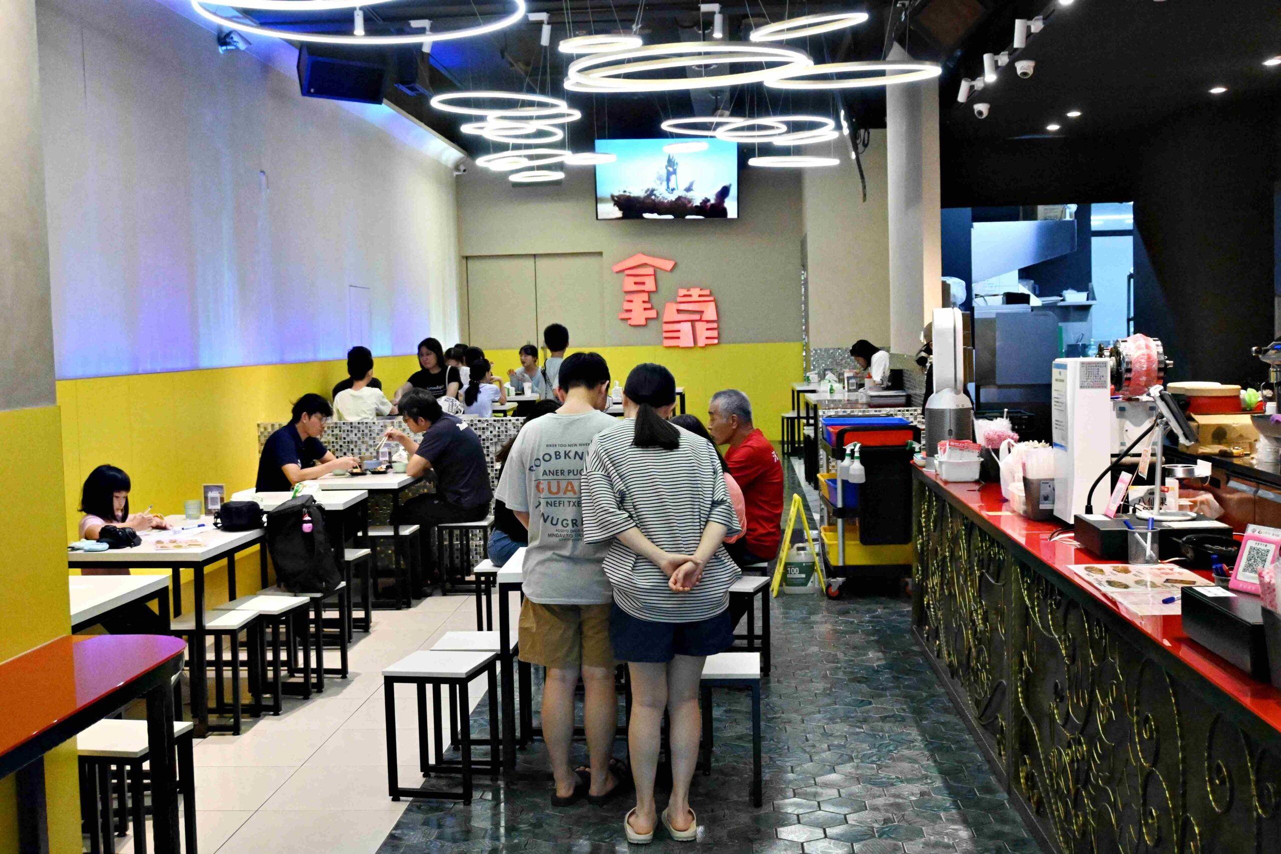 【林口早午餐推薦】拿靠早午餐，脆皮蛋餅超狂、鐵板麵排骨大份量(菜單) @厚片嘴角帶便當