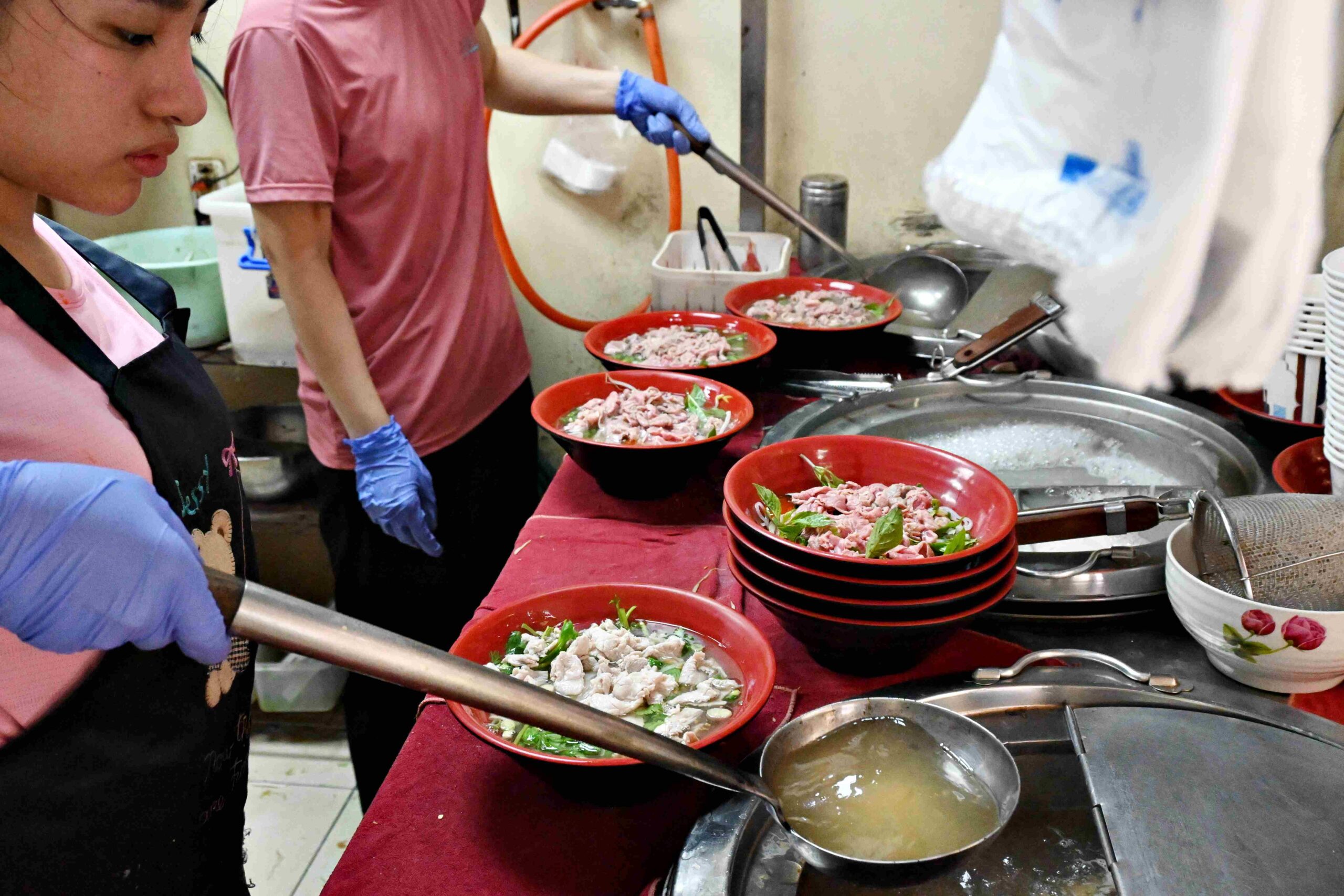 【板橋美食推薦】阿準越南料理｜牛肉河粉份量超狂，IG網紅必打卡(菜單) @厚片嘴角帶便當