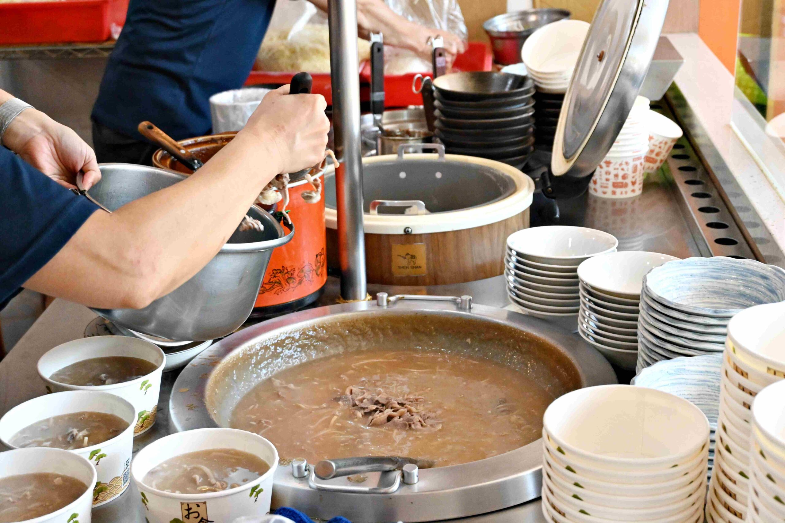 【新莊美食推薦】珍品餐飲坊，米其林必比登上榜鴨肉專賣店(菜單) @厚片嘴角帶便當