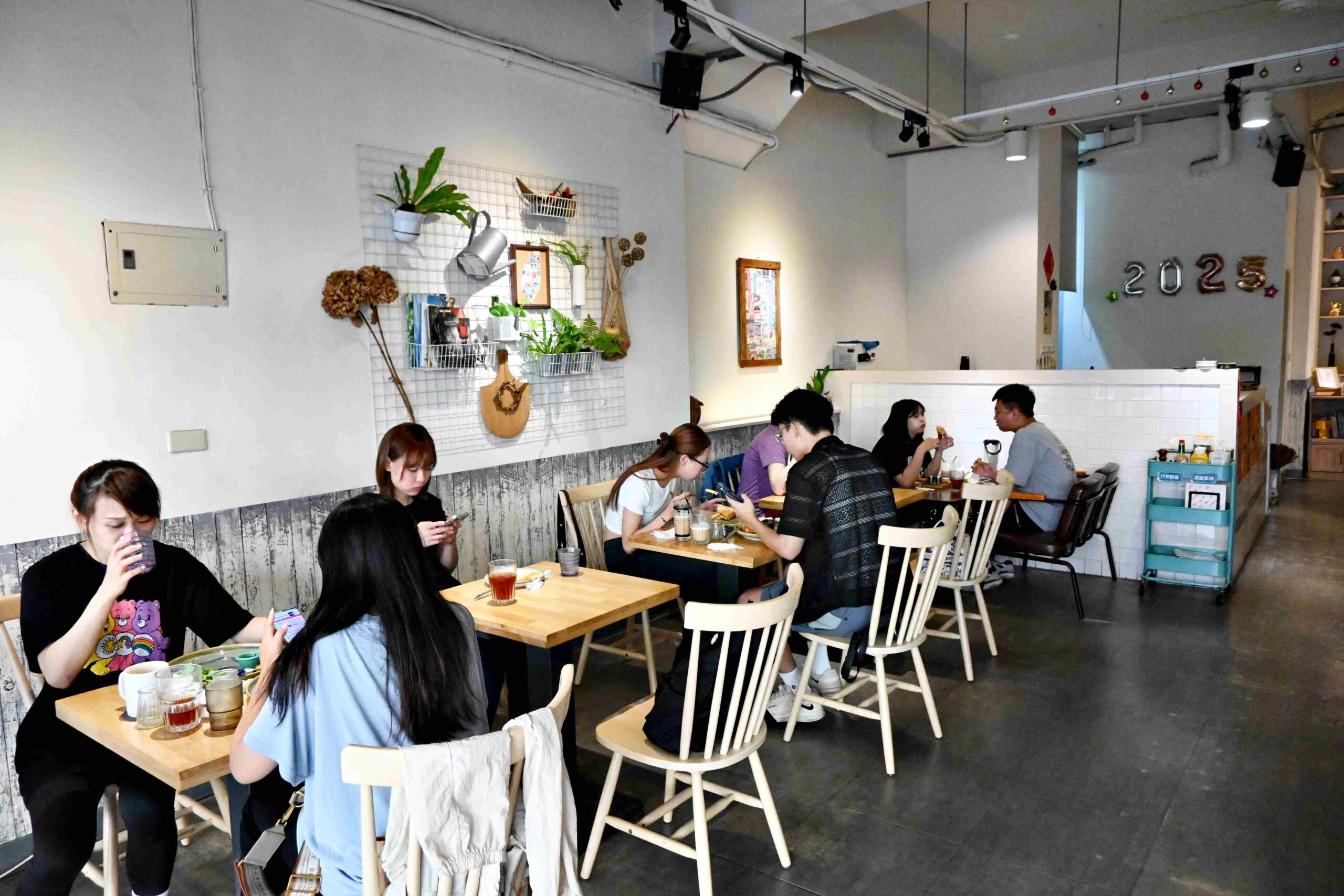 【新莊美食】廟街旁高人氣早午餐《糧好》，餐點份量足，環境舒適(菜單) @厚片嘴角帶便當