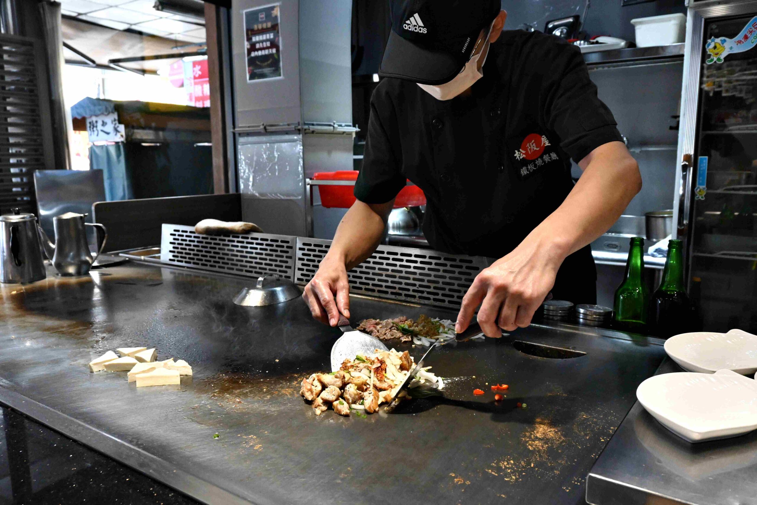 【新莊美食推薦】松阪屋鐵板燒，30年手藝傳承的平價鐵板燒，隱藏版好店(菜單)！ @厚片嘴角帶便當