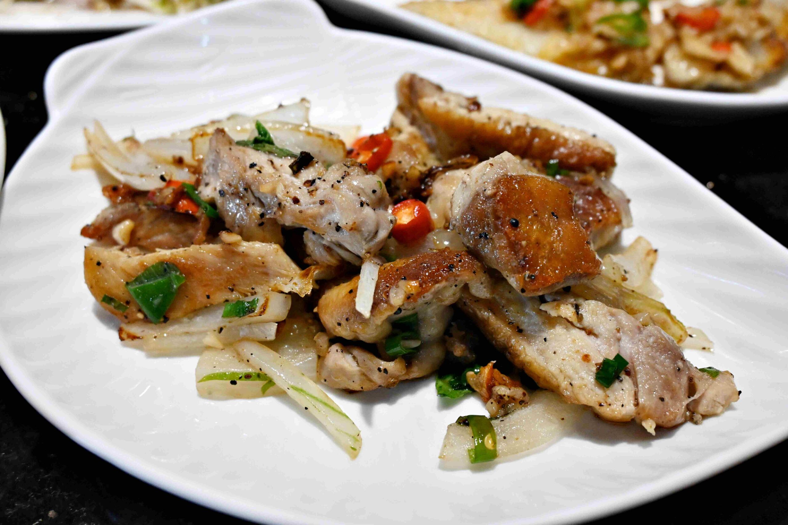 【新莊美食推薦】松阪屋鐵板燒，30年手藝傳承的平價鐵板燒，隱藏版好店(菜單)！ @厚片嘴角帶便當