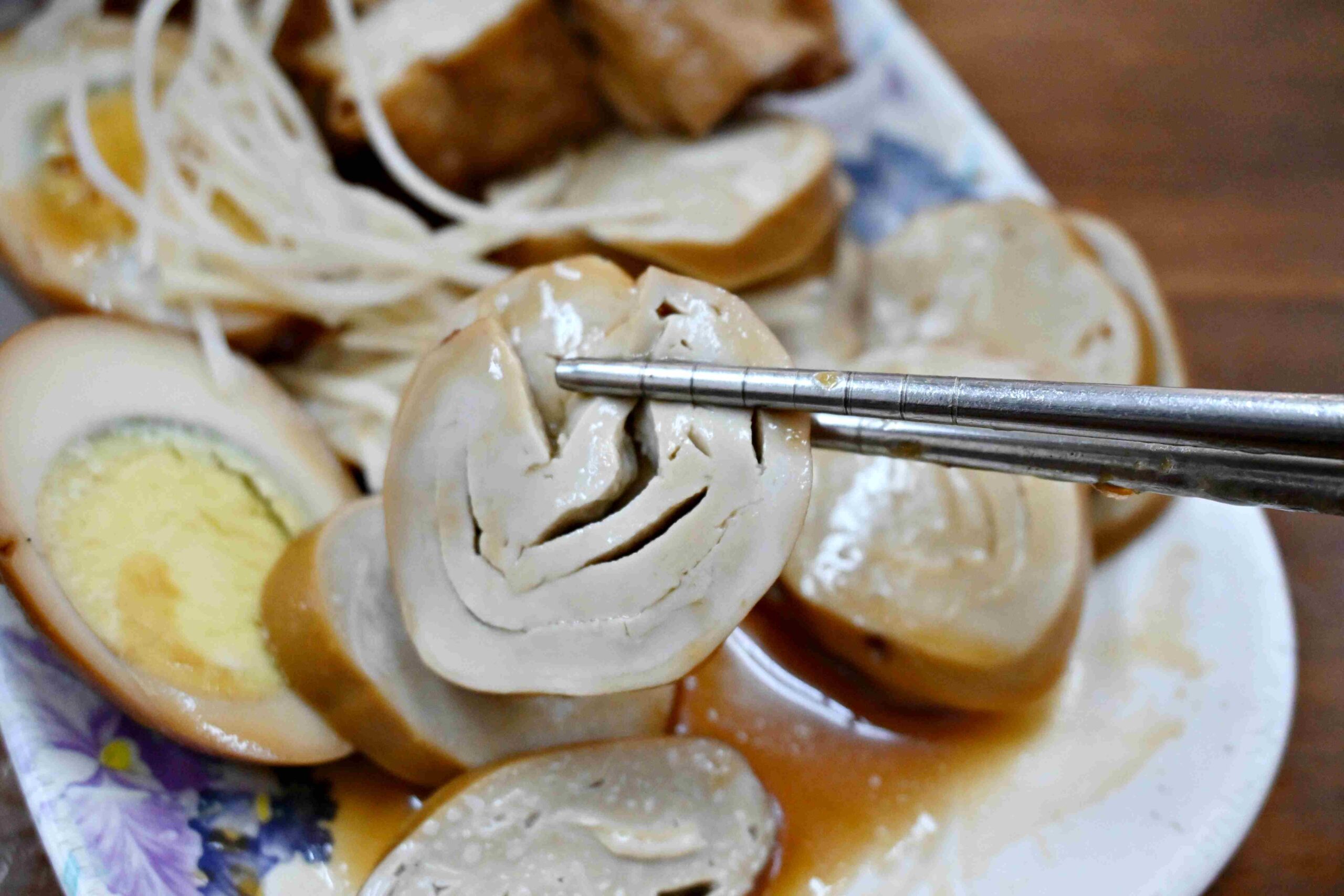 【新莊美食】媽媽味傳統小吃｜在地人私藏的乾麵肉羹神組合(菜單) @厚片嘴角帶便當
