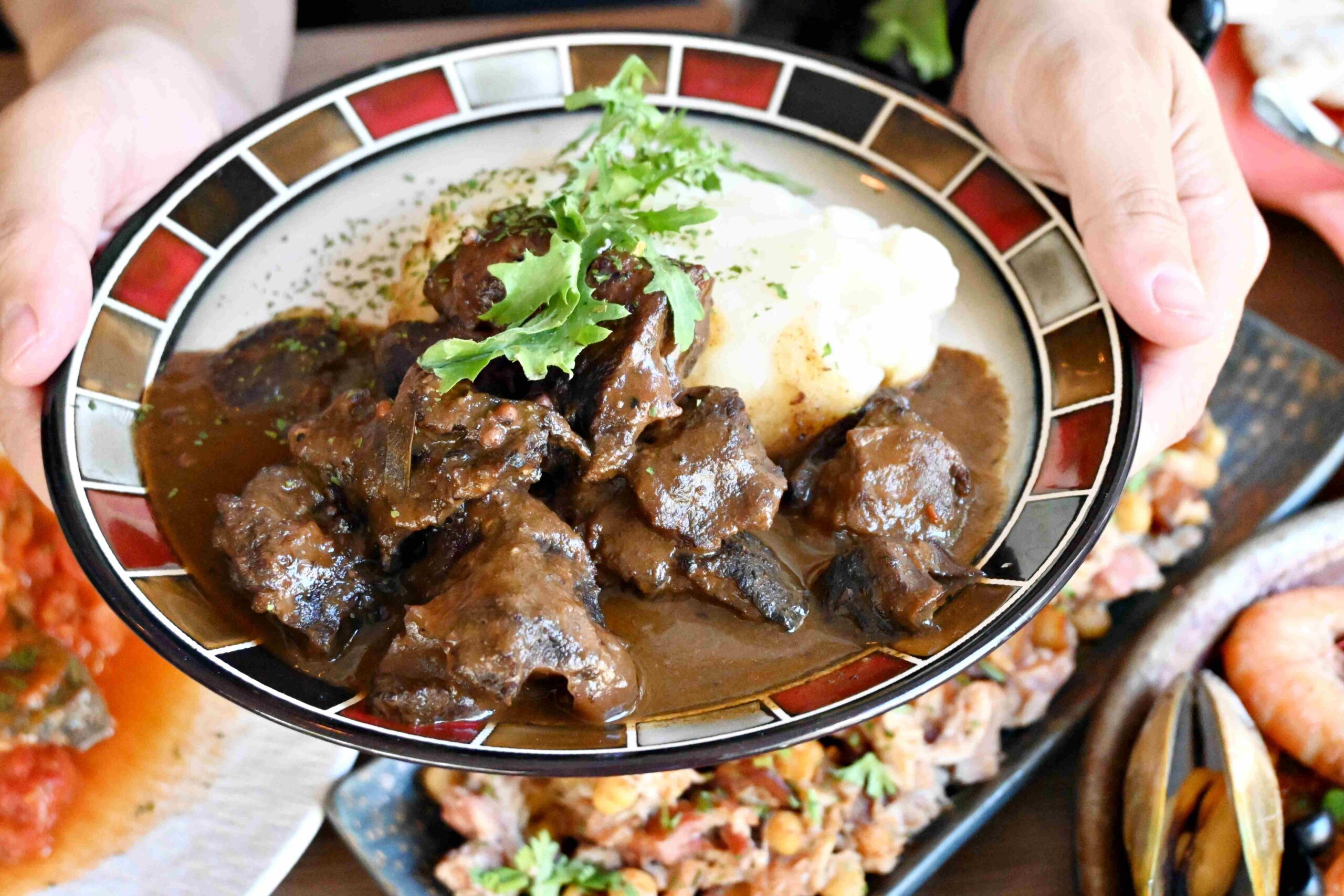 【國父紀念館美食】ABV地中海餐酒館：海鮮鍋飯、烤肉串到甜點都精彩 @厚片嘴角帶便當
