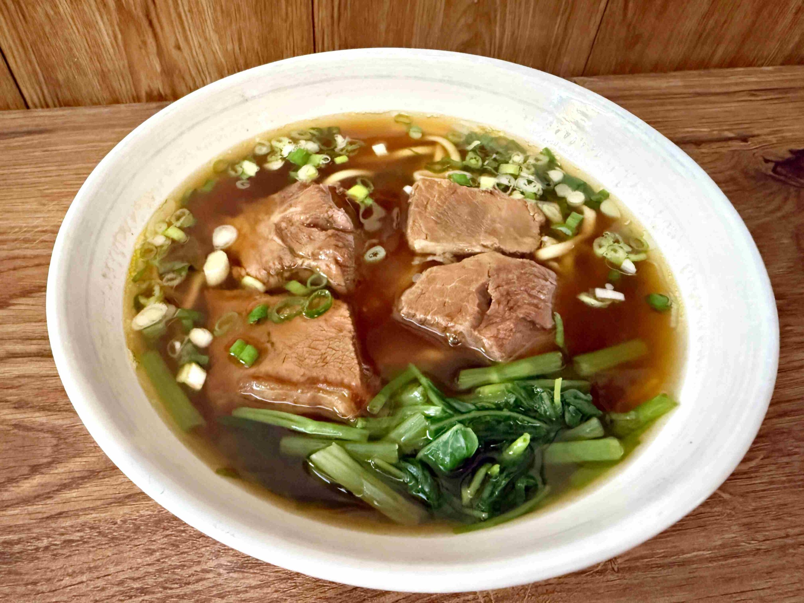 【新莊美食推薦】麵麵牛浪－低調小巷內的滿足系牛肉麵(菜單) @厚片嘴角帶便當