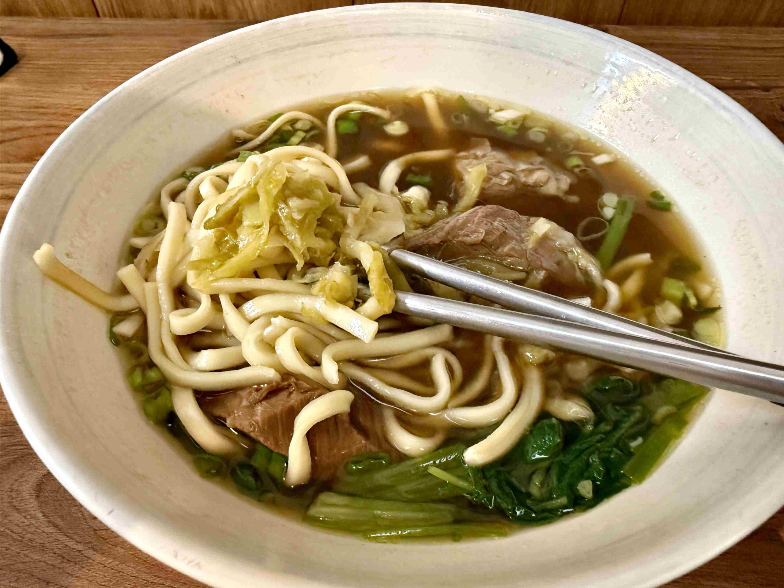 【新莊美食推薦】麵麵牛浪－低調小巷內的滿足系牛肉麵(菜單) @厚片嘴角帶便當