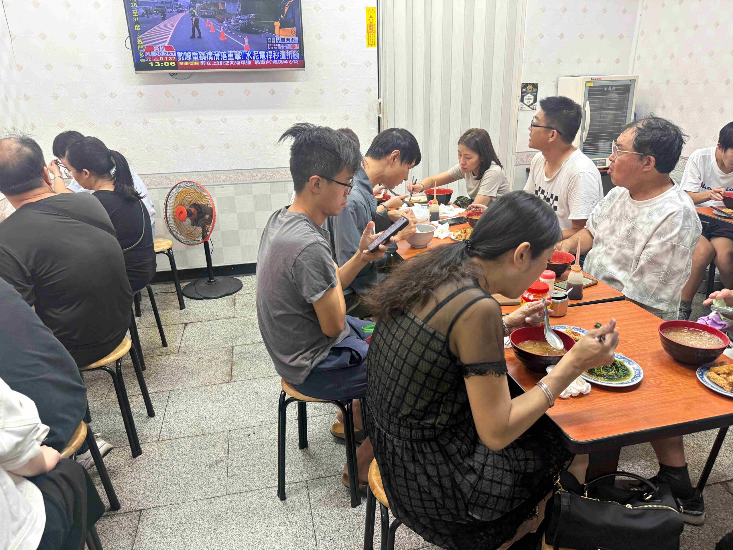 【新莊美食】在地人激推！這間𩵚魠魚羹比眼鏡張還好吃(菜單) @厚片嘴角帶便當
