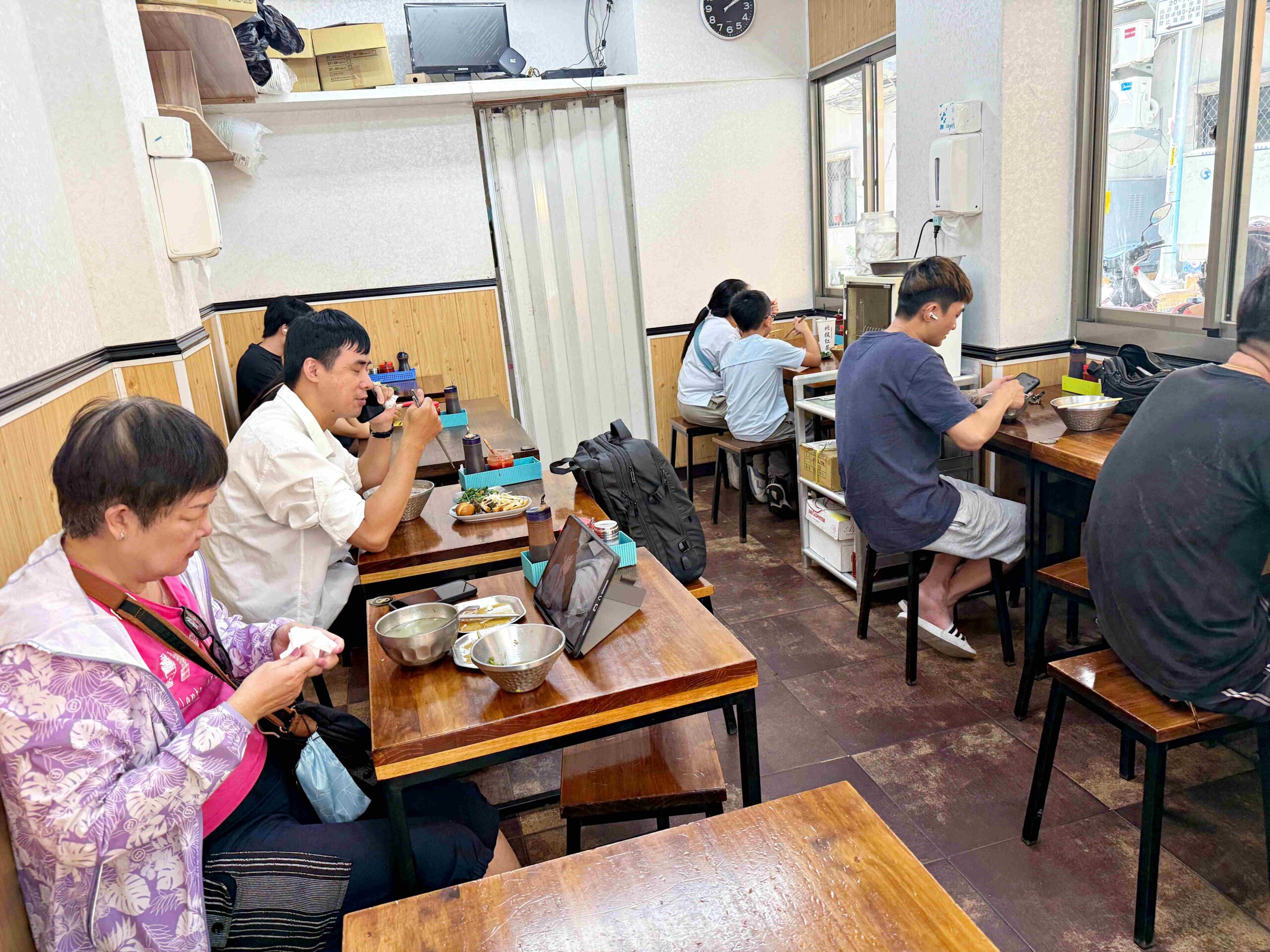 【新莊美食】媽媽味傳統小吃｜在地人私藏的乾麵肉羹神組合(菜單) @厚片嘴角帶便當