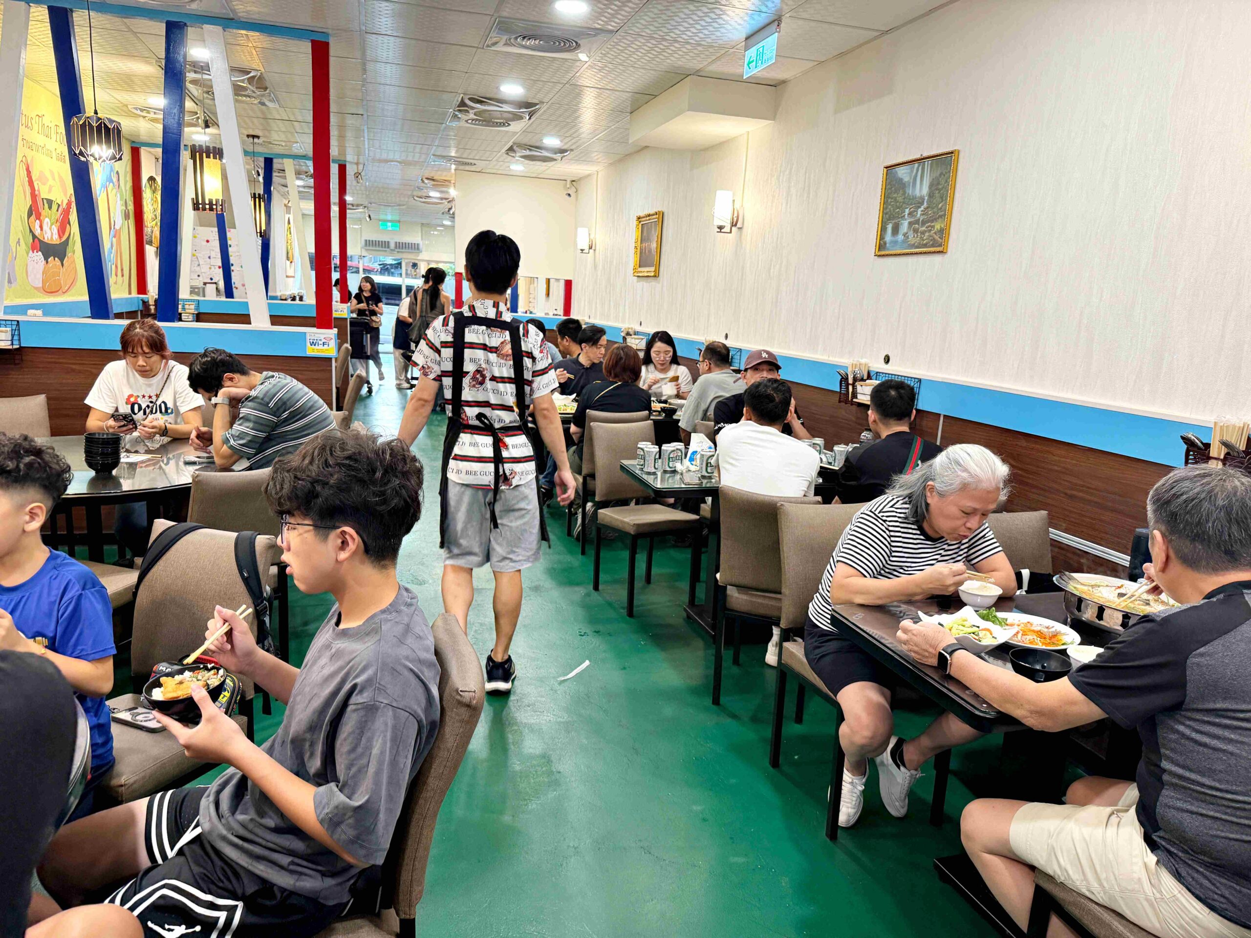 【新莊美食】蓮花泰式小吃店，網紅、在地人最愛的排隊泰式料理(菜單) @厚片嘴角帶便當