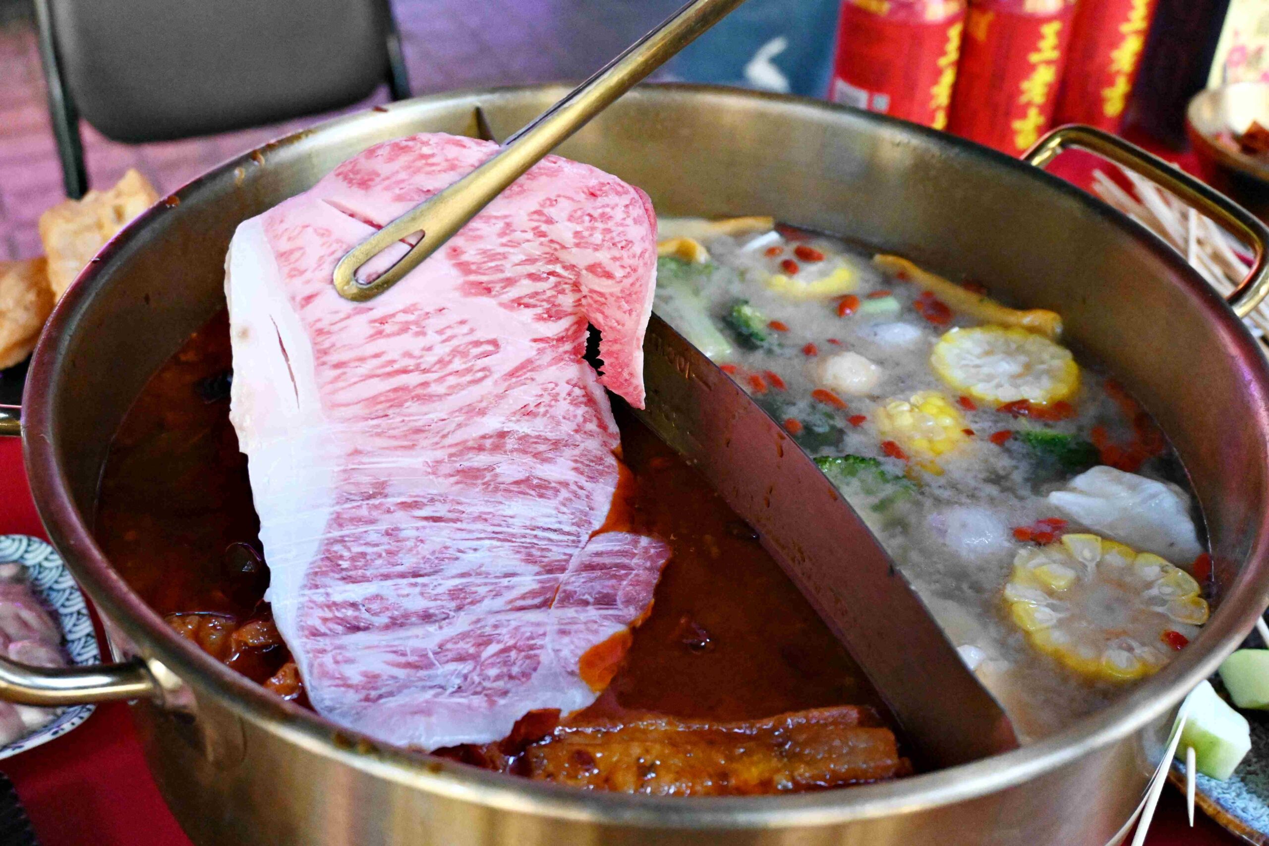 【國父紀念館站宵夜】尚癮正宗成都串串香｜營業到凌晨五點，$10元串串＋和牛通通有(菜單) @厚片嘴角帶便當