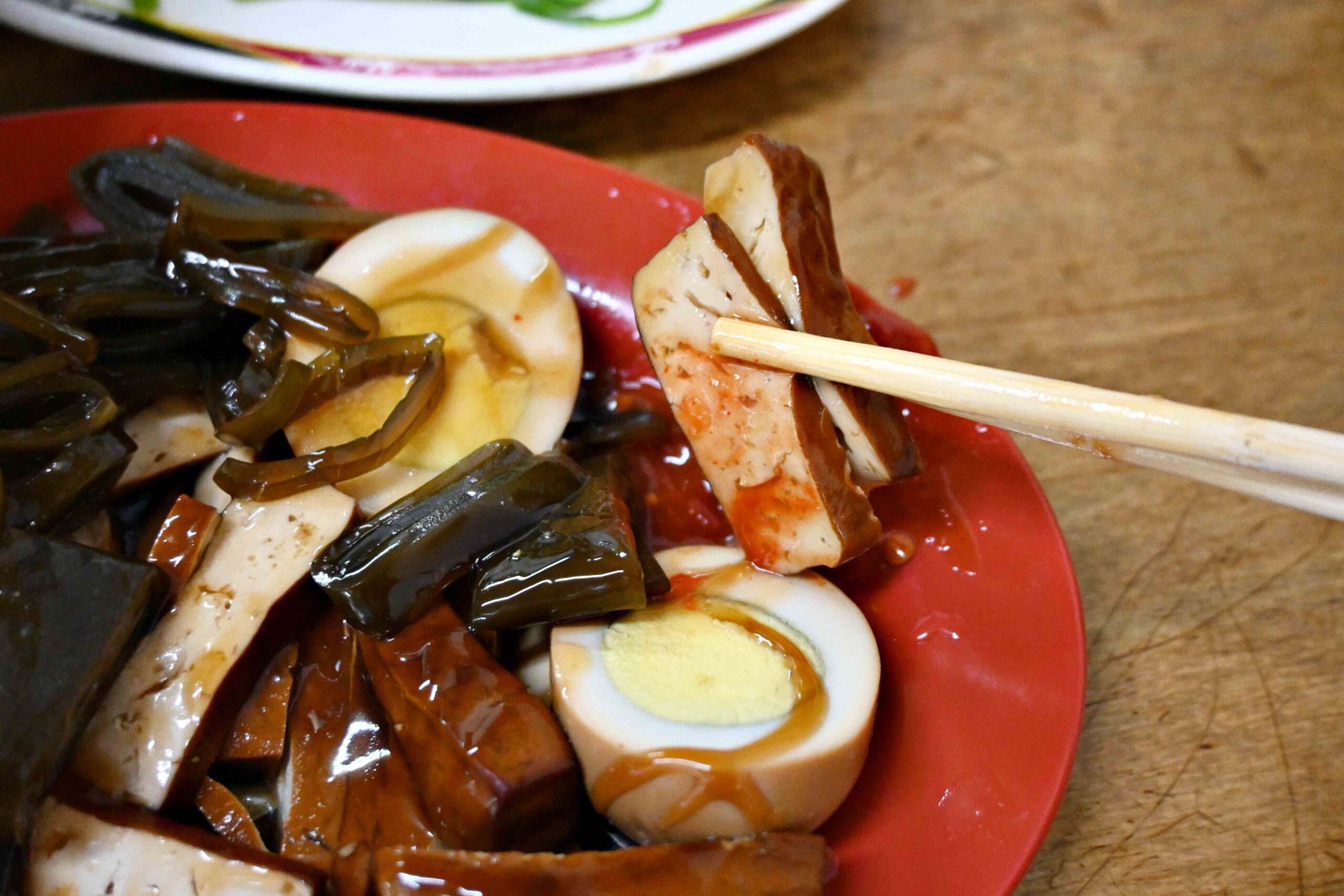 【新莊美食】正魷魚羹｜隱藏版老字號，45元綜合羹料多到誇張(菜單) @厚片嘴角帶便當