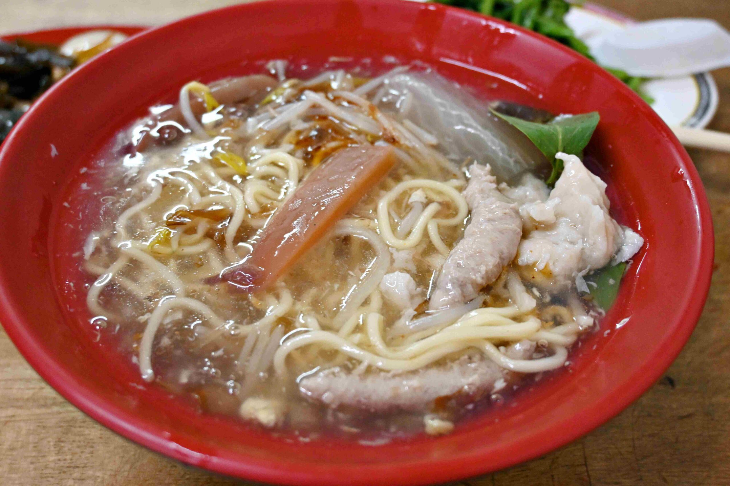 【新莊美食】正魷魚羹｜隱藏版老字號，45元綜合羹料多到誇張(菜單) @厚片嘴角帶便當