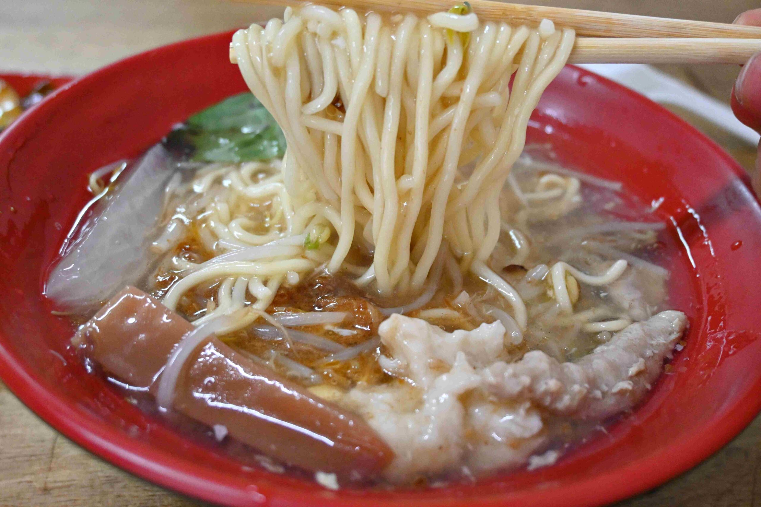 【新莊美食】正魷魚羹｜隱藏版老字號，45元綜合羹料多到誇張(菜單) @厚片嘴角帶便當