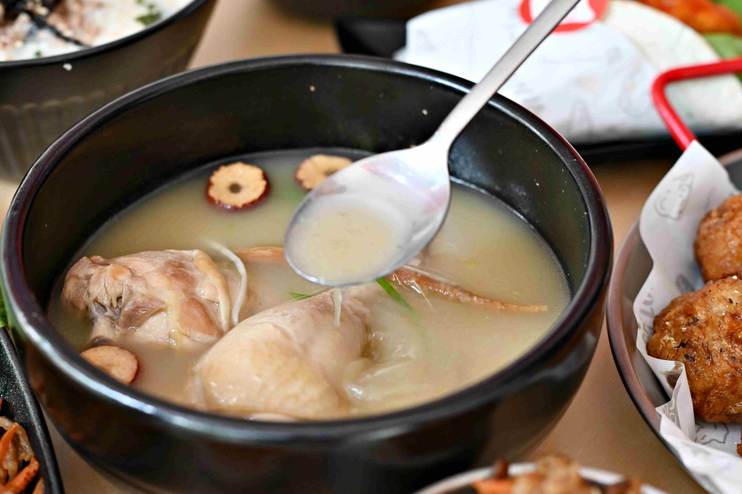 【中山站美食】Bonchon 本村韓食炸雞，CNN 認證的炸雞黃金標準！(菜單) @厚片嘴角帶便當
