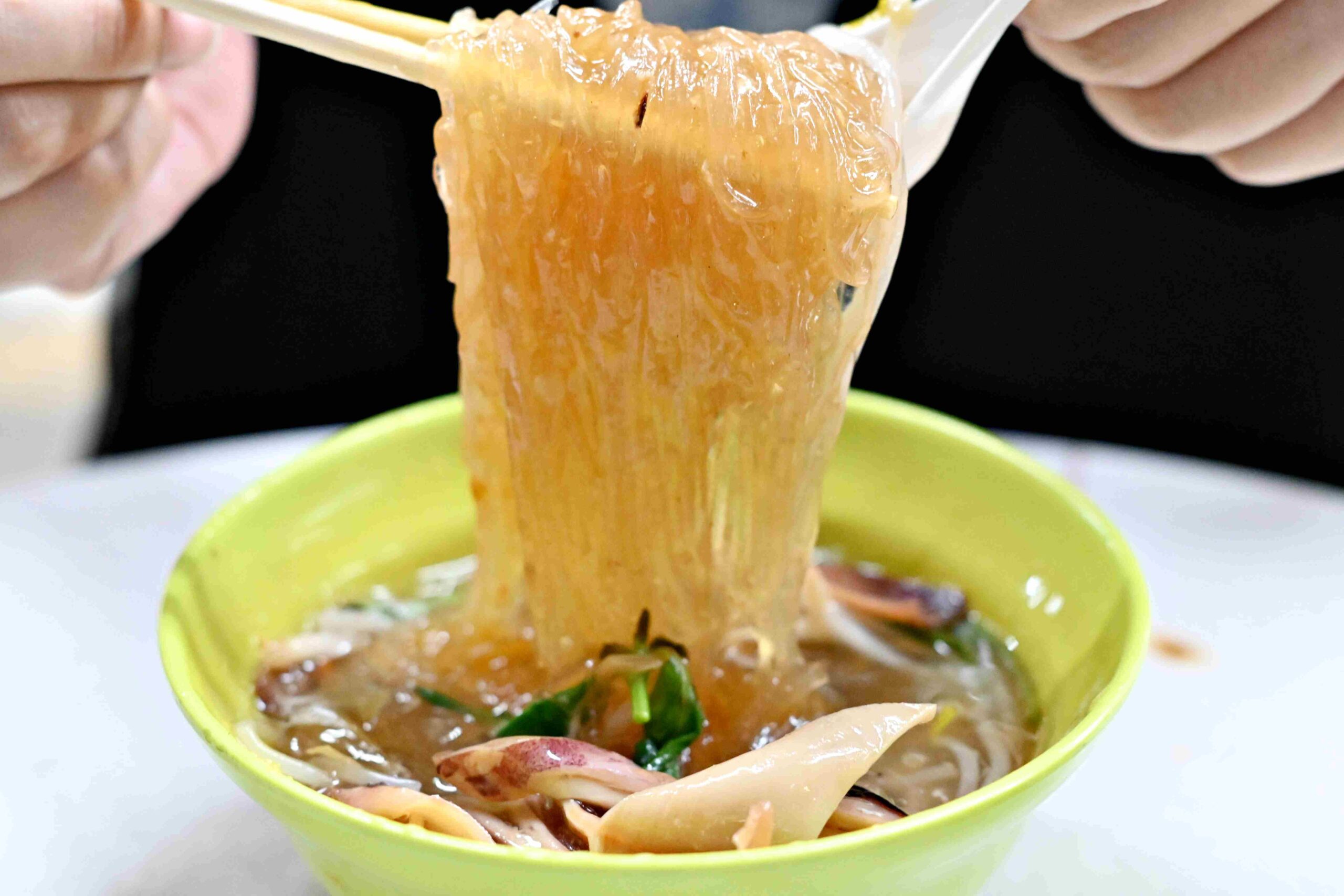 【西門美食】阿添羊肉羹魷魚羹，西門町40年庶民宵夜，站著吃才道地！(菜單) @厚片嘴角帶便當