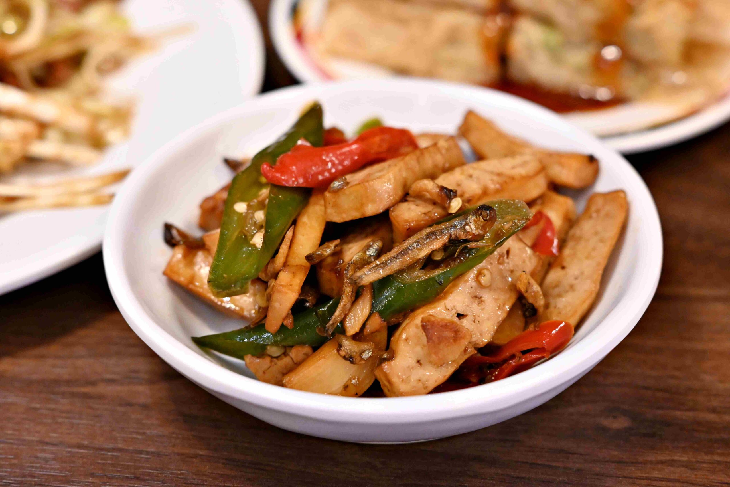 【新店美食】山東小館，40年老字號，必比登推薦必點看這篇(菜單) @厚片嘴角帶便當