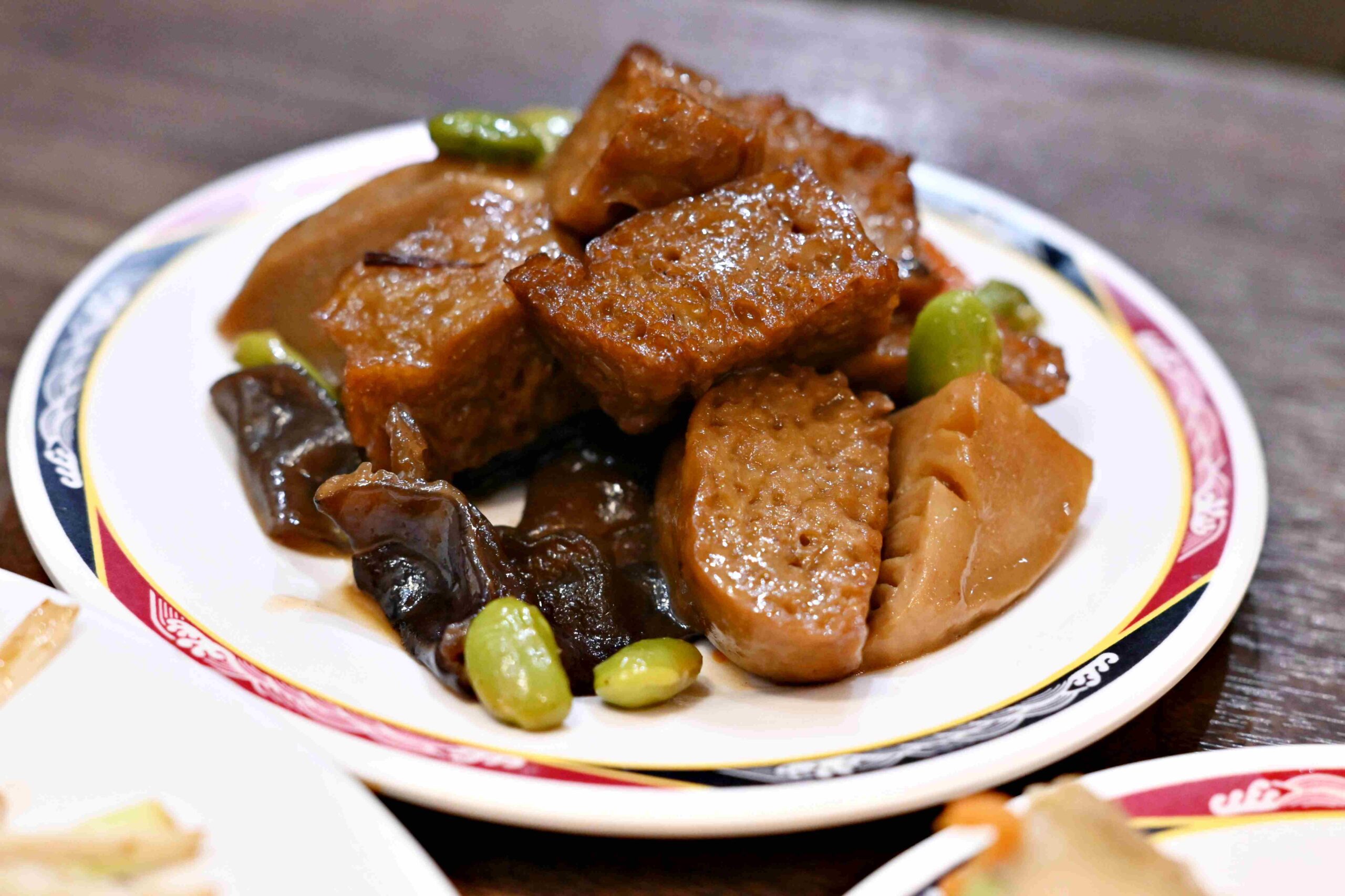 【新店美食】山東小館，40年老字號，必比登推薦必點看這篇(菜單) @厚片嘴角帶便當