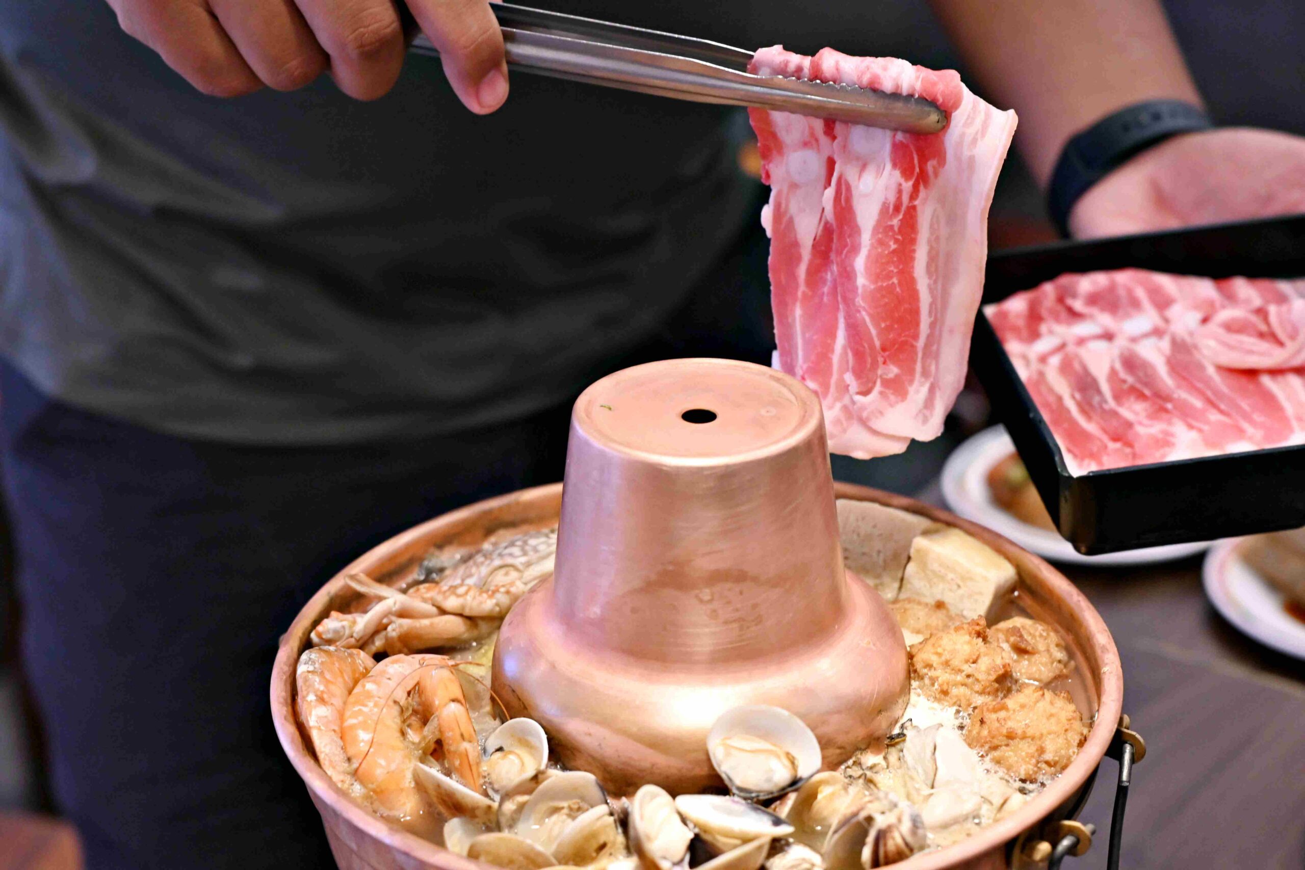 【新店美食】山東小館，40年老字號，必比登推薦必點看這篇(菜單) @厚片嘴角帶便當