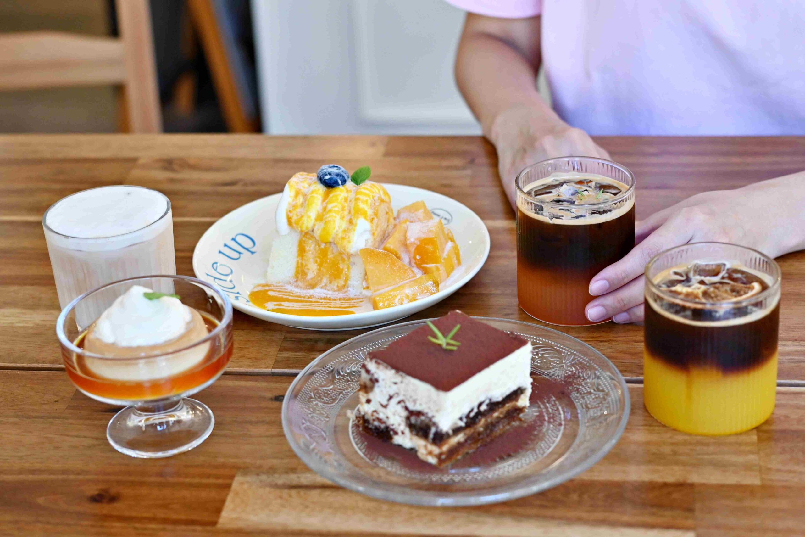 【新店美食】Butter Cake Café 奶油蛋糕咖啡廳，裝潢美、甜點超好吃(菜單) @厚片嘴角帶便當
