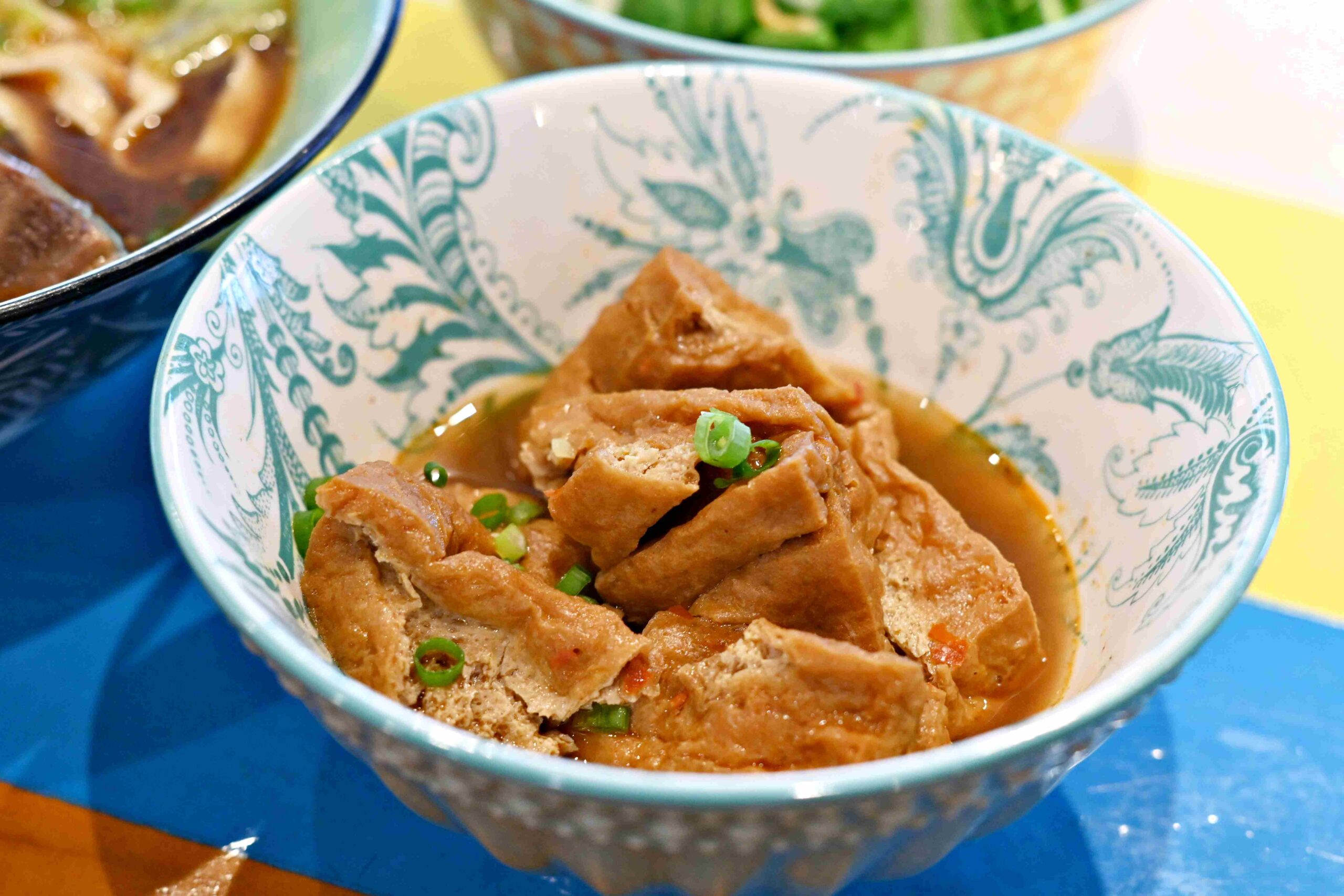 【新莊美食】丁古牛肉麵，牛肉超大塊湯頭甜，用心經營必吃(菜單) @厚片嘴角帶便當