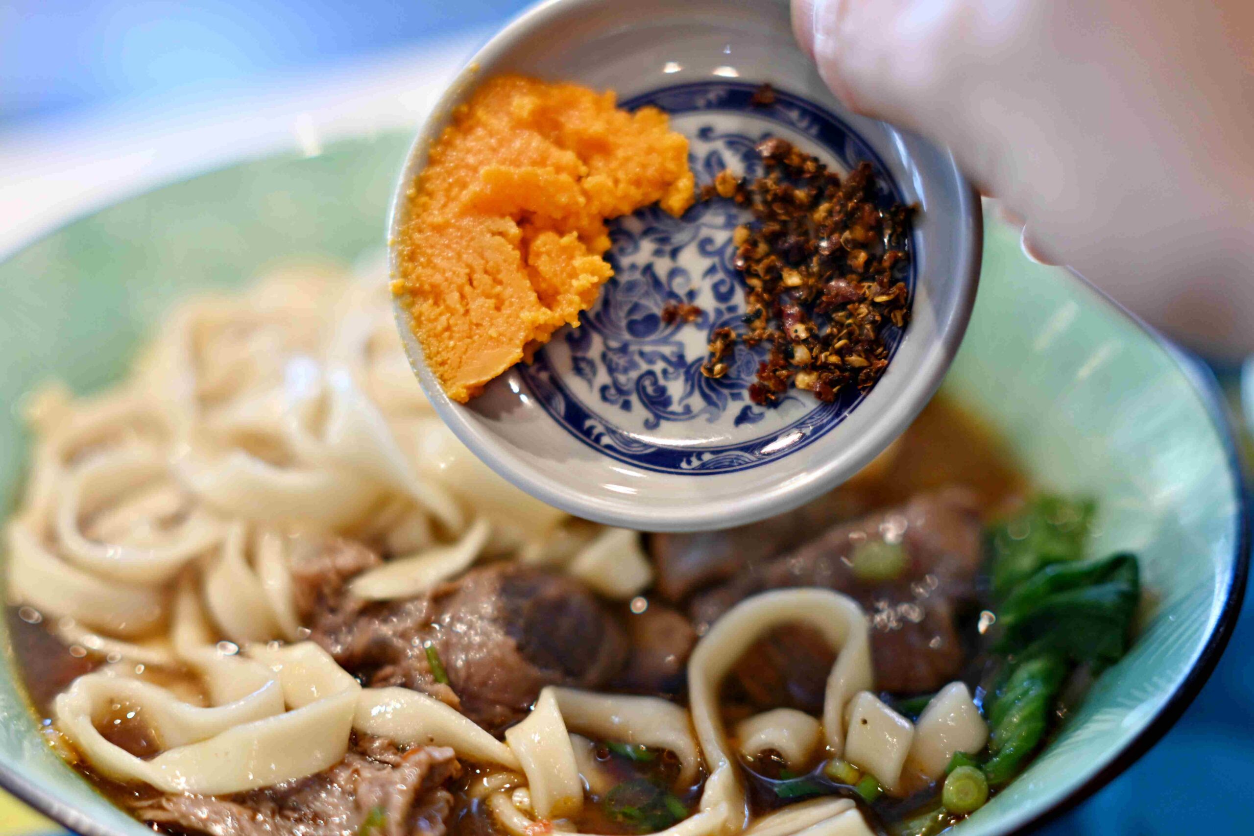 【新莊美食】丁古牛肉麵，牛肉超大塊湯頭甜，用心經營必吃(菜單) @厚片嘴角帶便當